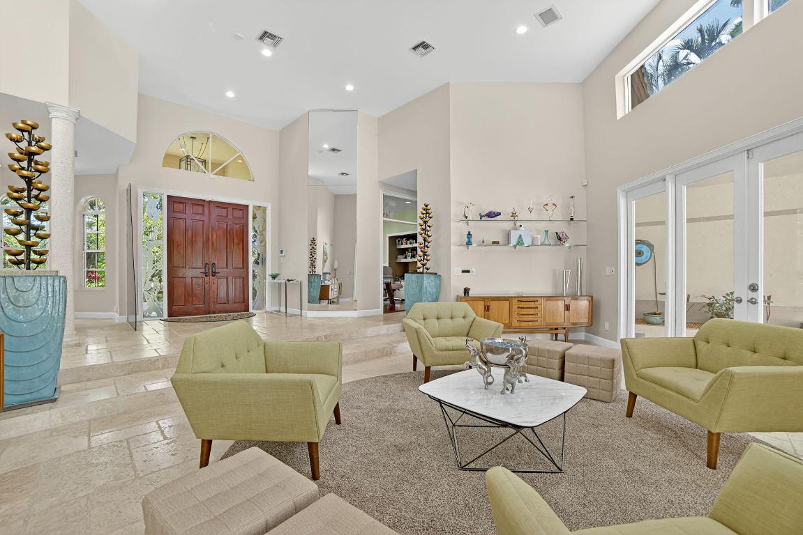 WHISPERING WOODS - Residential