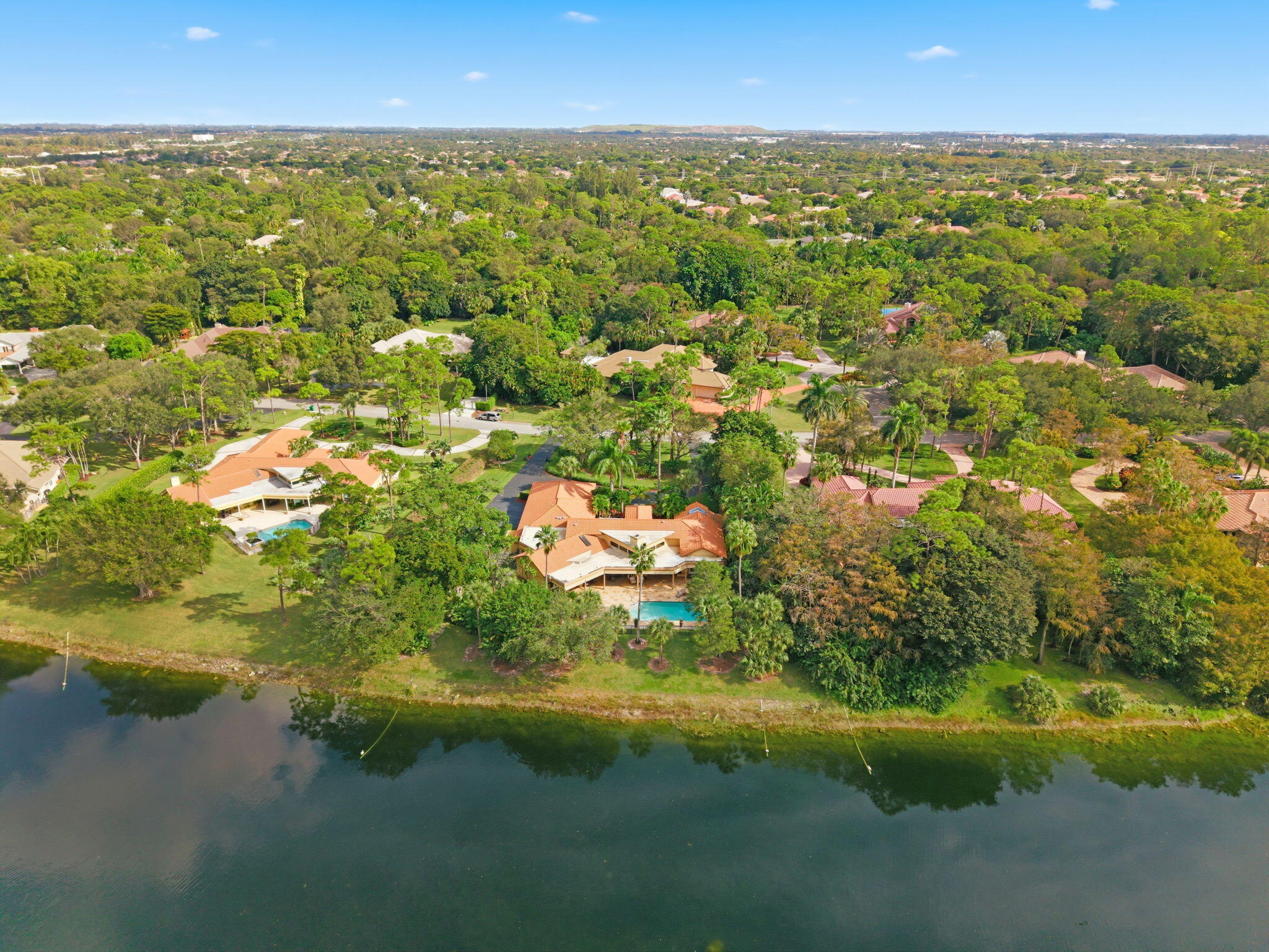 WHISPERING WOODS - Residential