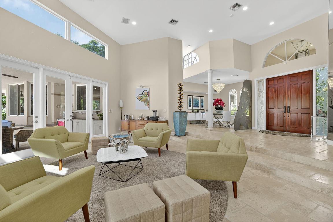 WHISPERING WOODS - Residential