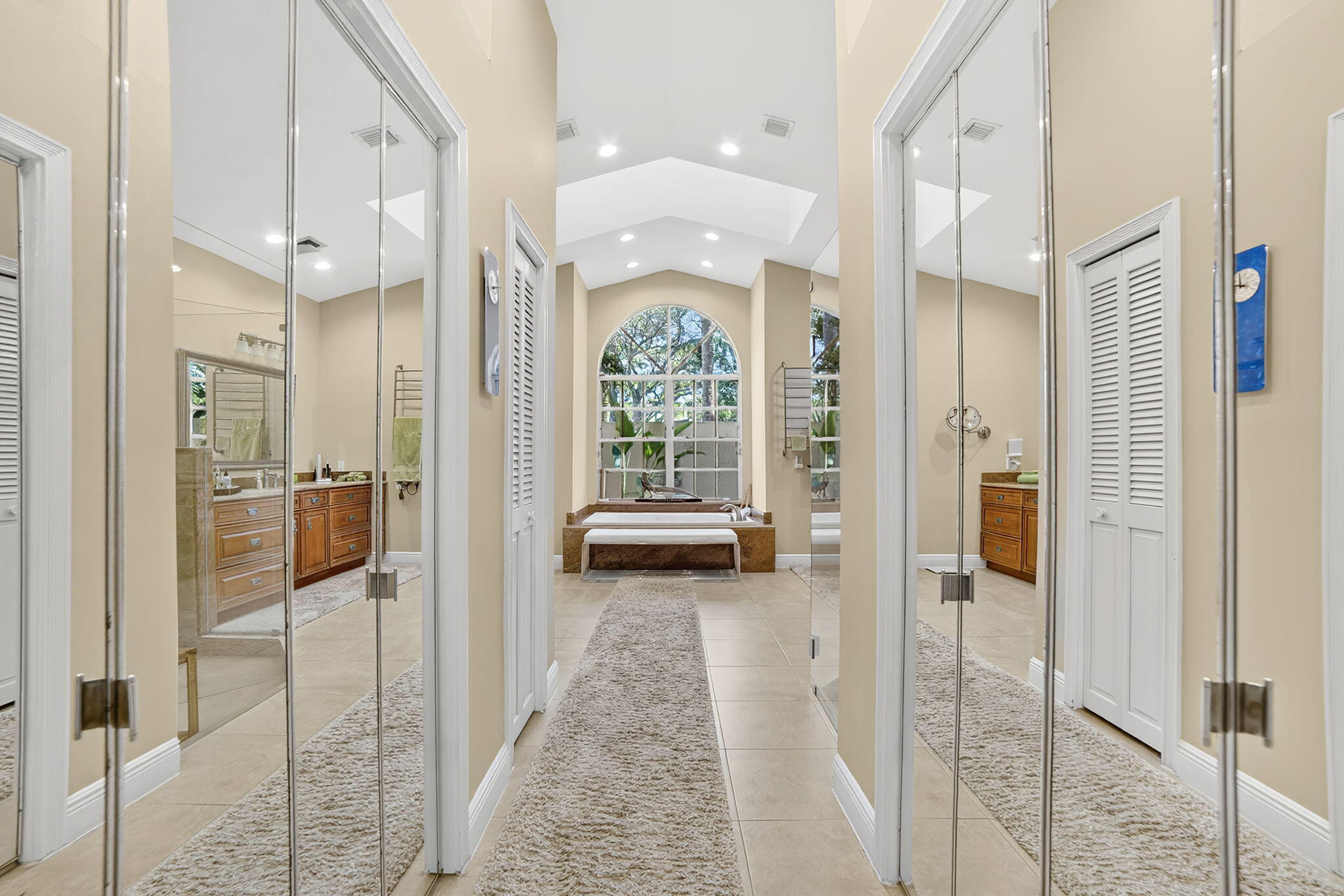 WHISPERING WOODS - Residential