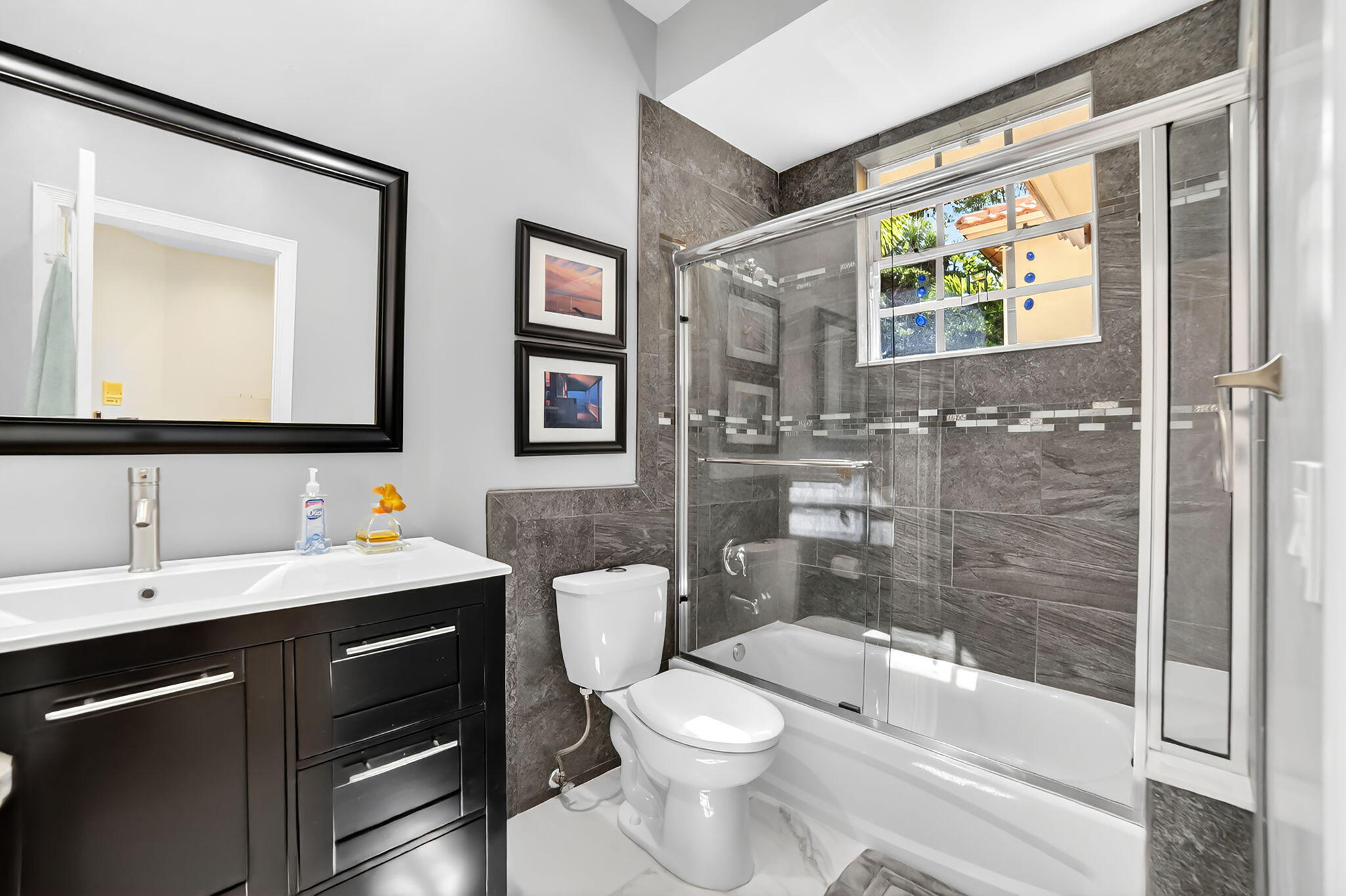 WHISPERING WOODS - Residential