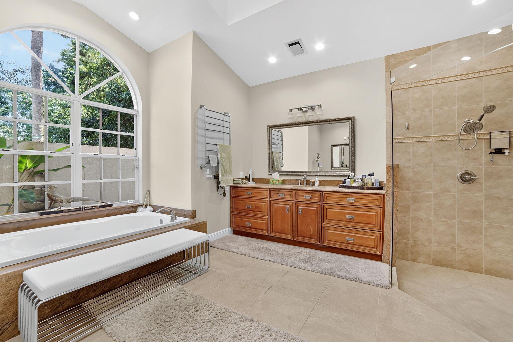 WHISPERING WOODS - Residential