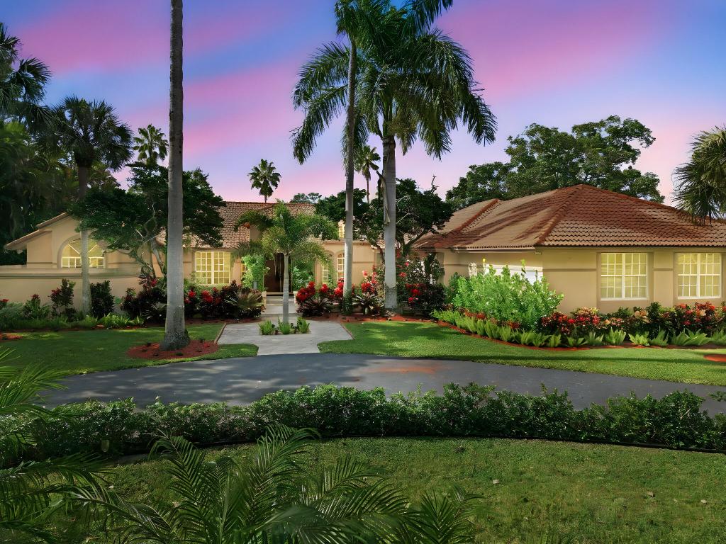 WHISPERING WOODS - Residential