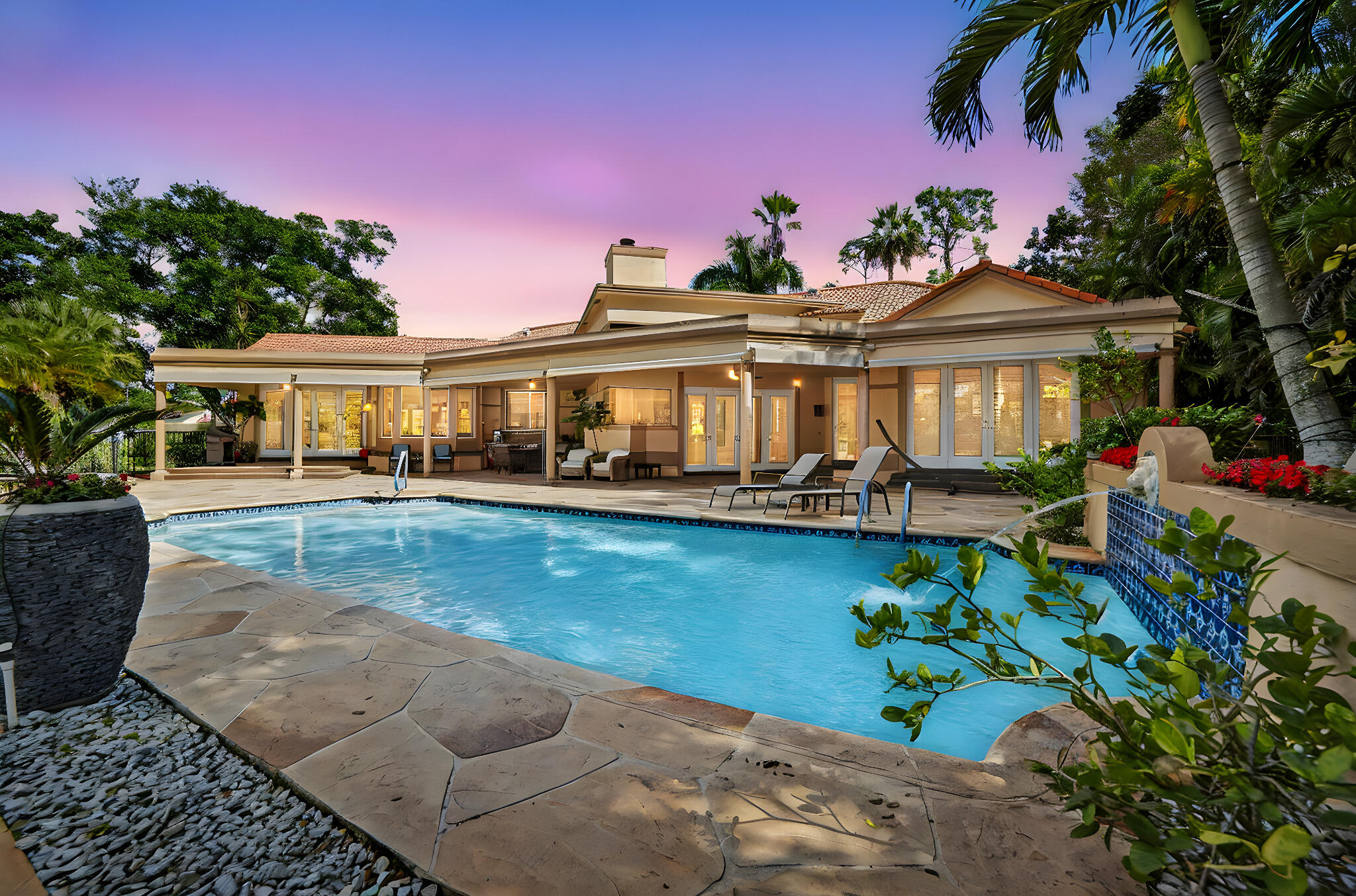 WHISPERING WOODS - Residential