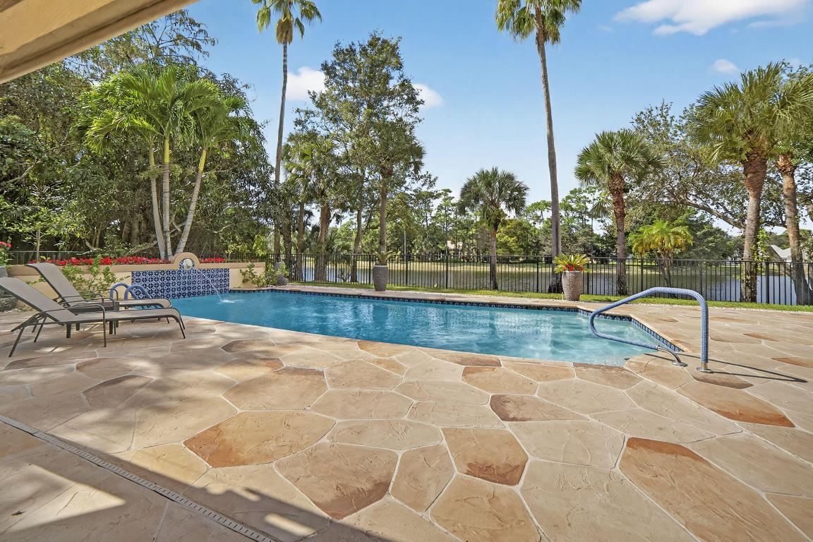 WHISPERING WOODS - Residential