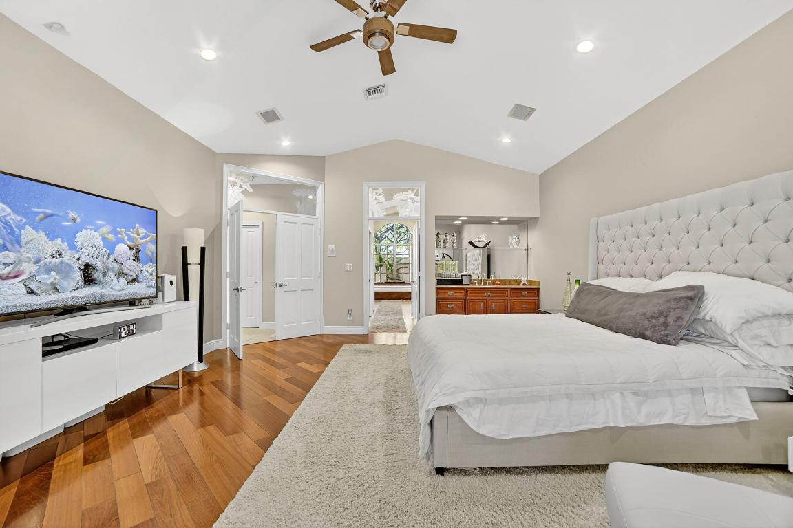 WHISPERING WOODS - Residential