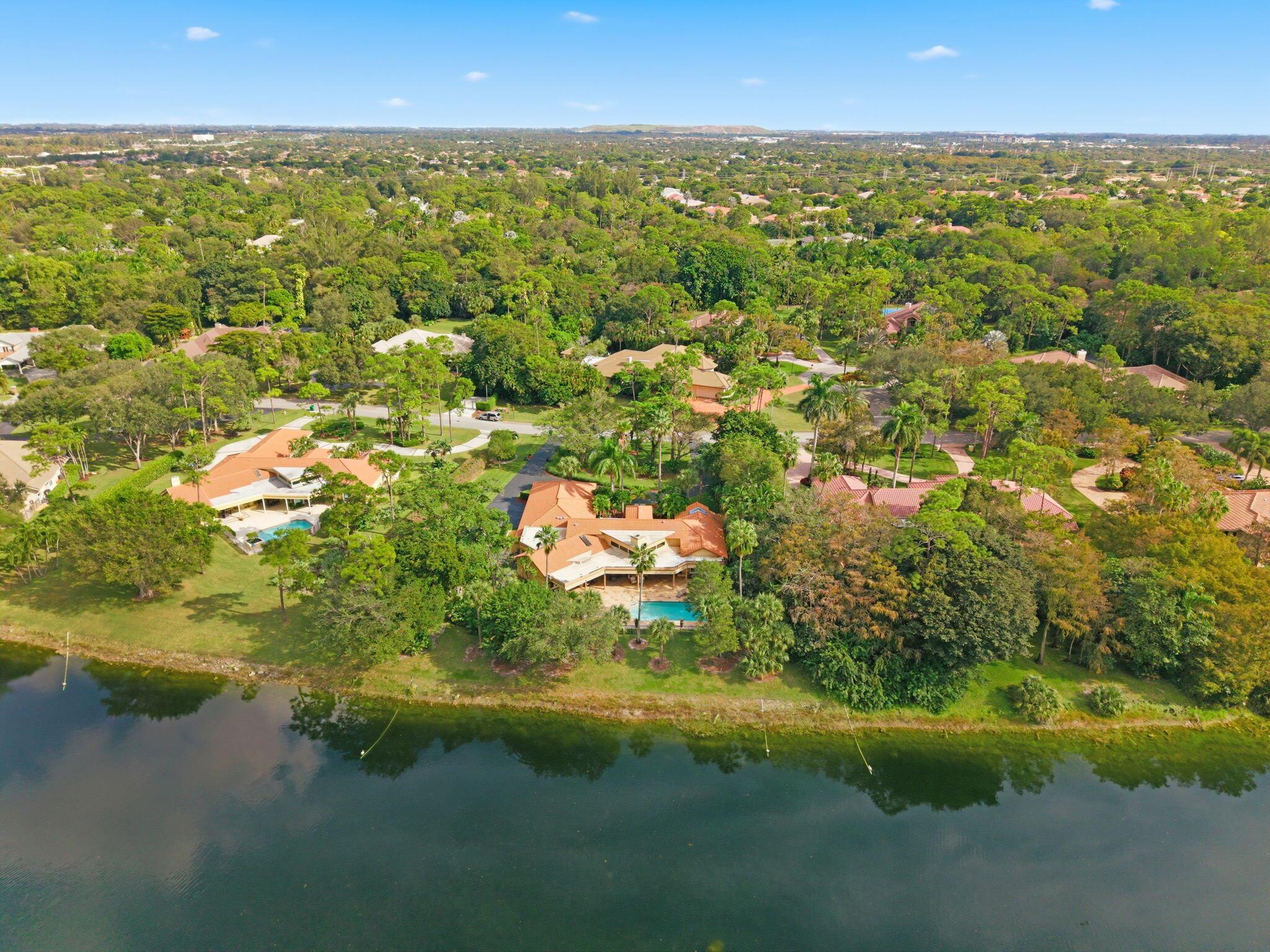 WHISPERING WOODS - Residential