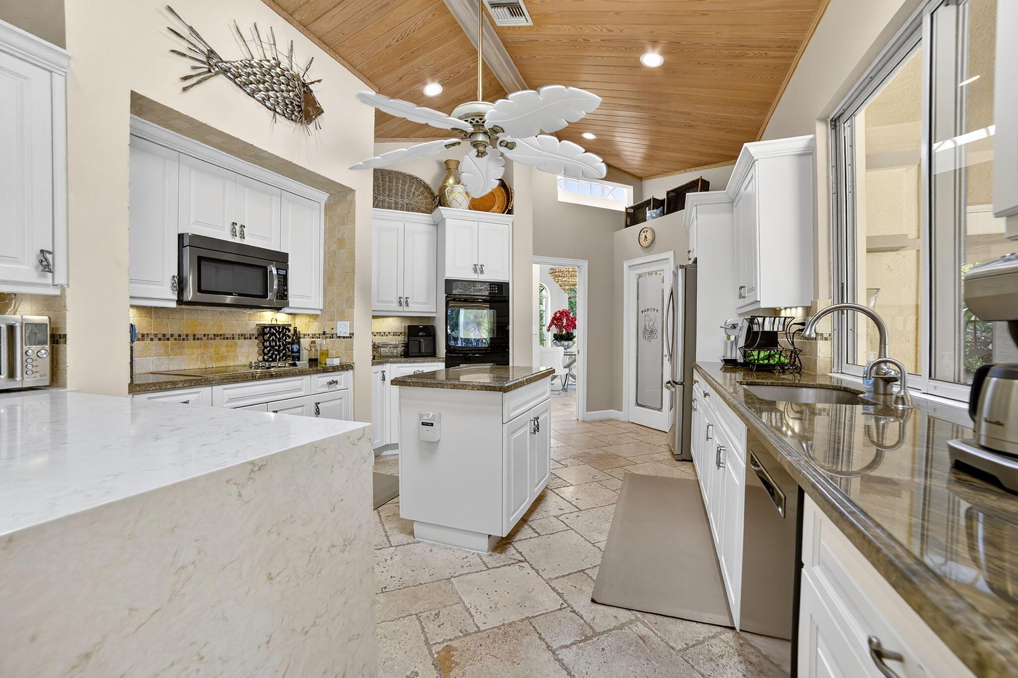 WHISPERING WOODS - Residential