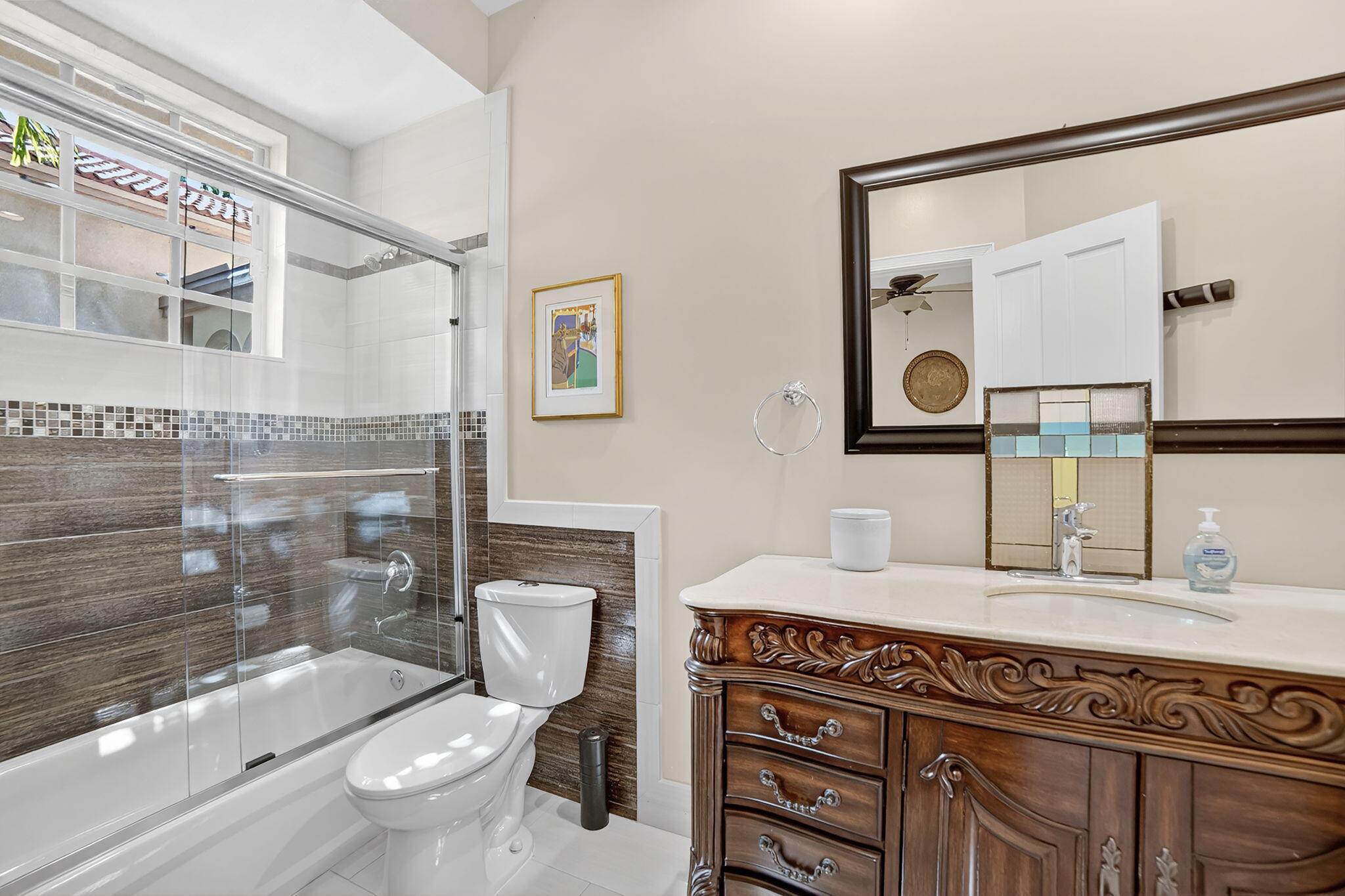 WHISPERING WOODS - Residential