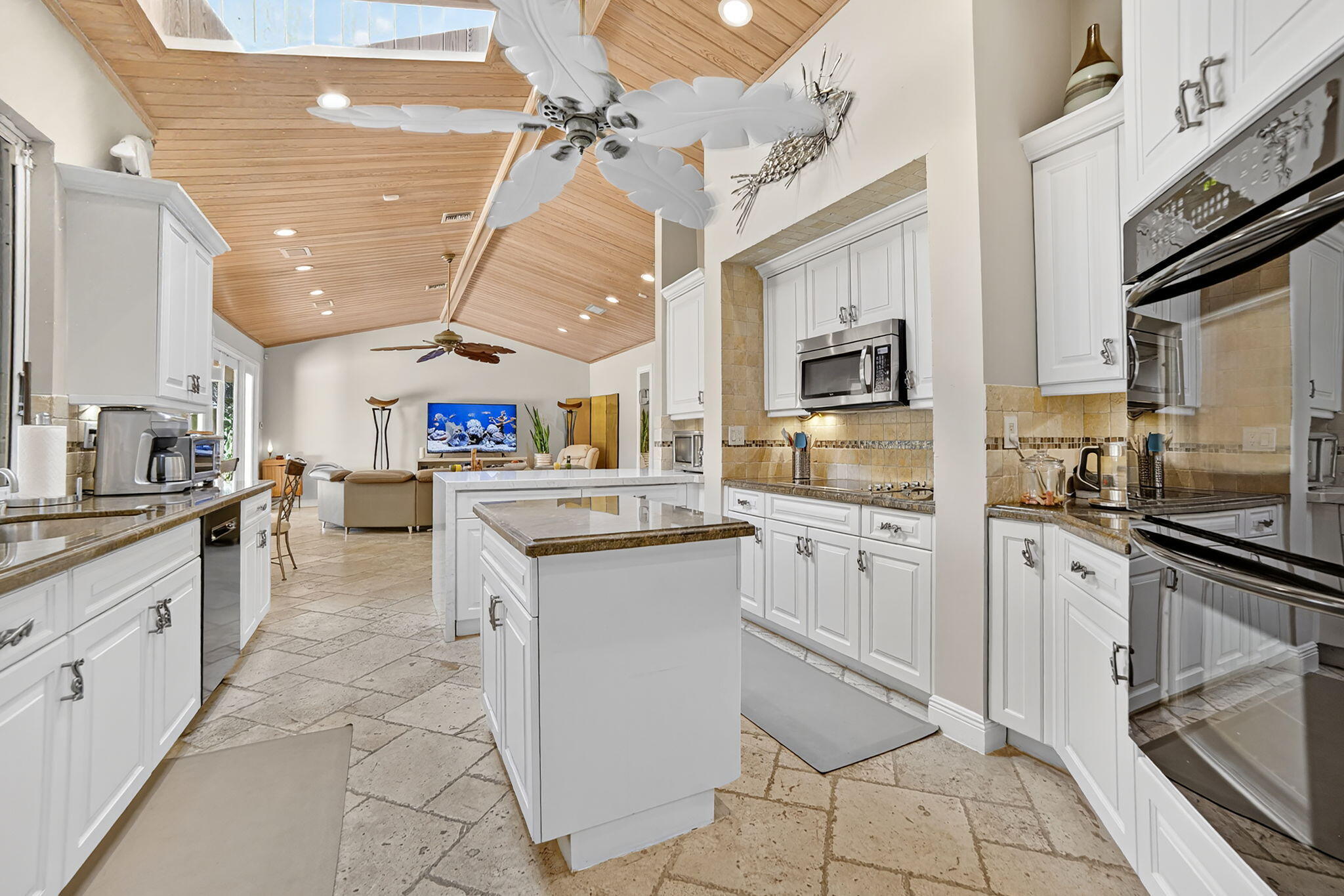 WHISPERING WOODS - Residential