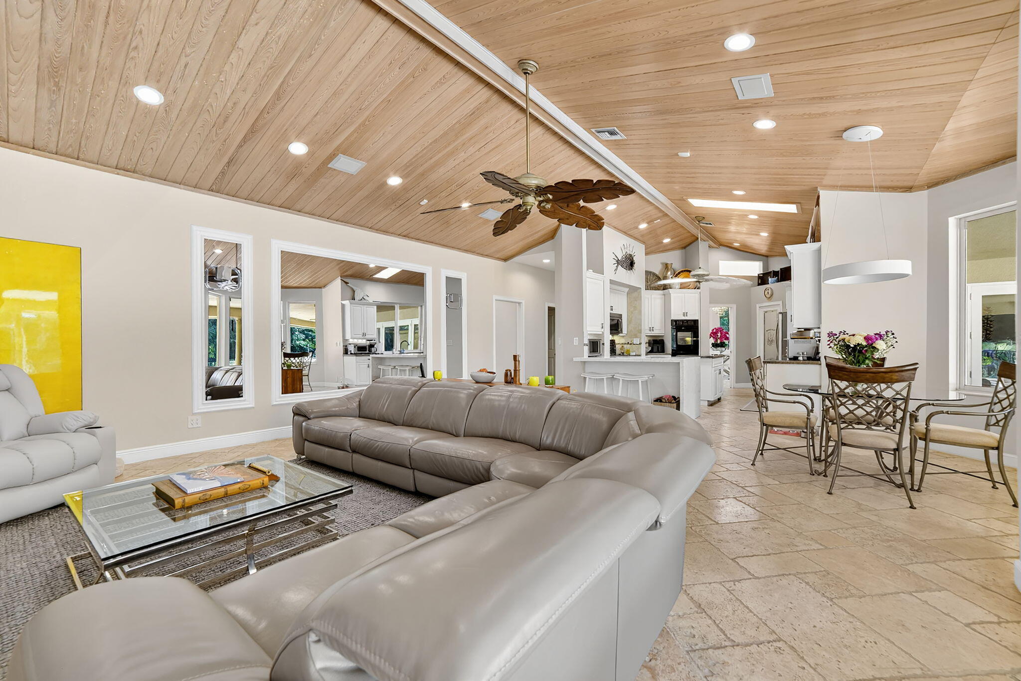 WHISPERING WOODS - Residential