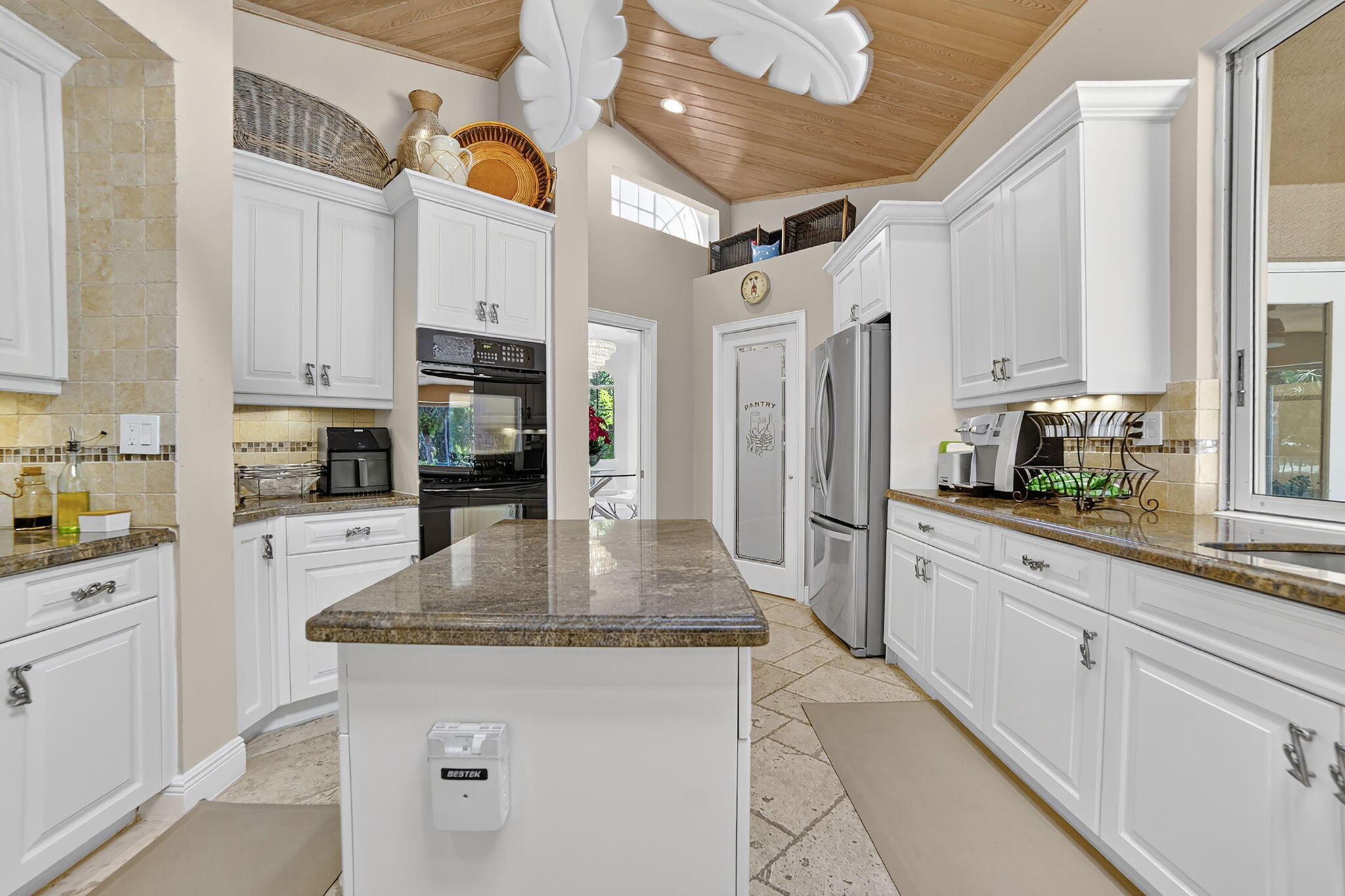 WHISPERING WOODS - Residential