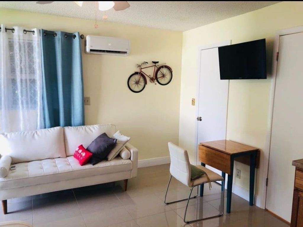 Photo of 1607 NE 15th Avenue #3, Fort Lauderdale, FL 33305 (MLS # B26025952)