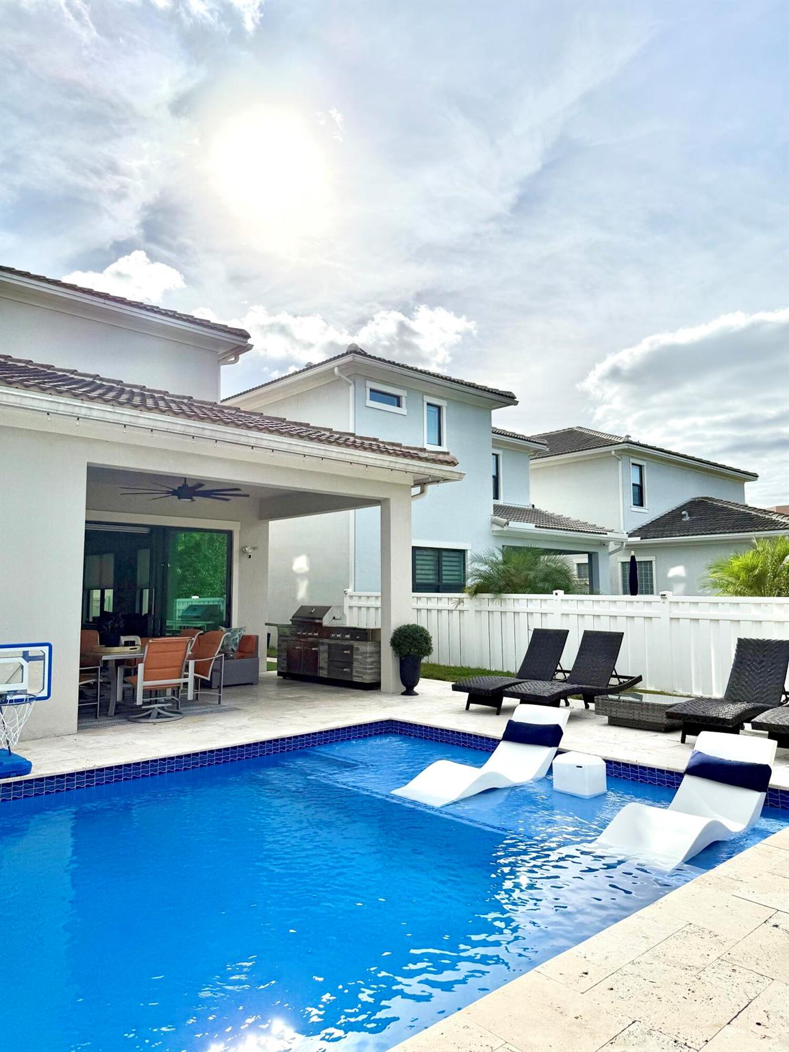 CORAL LAGO - Residential