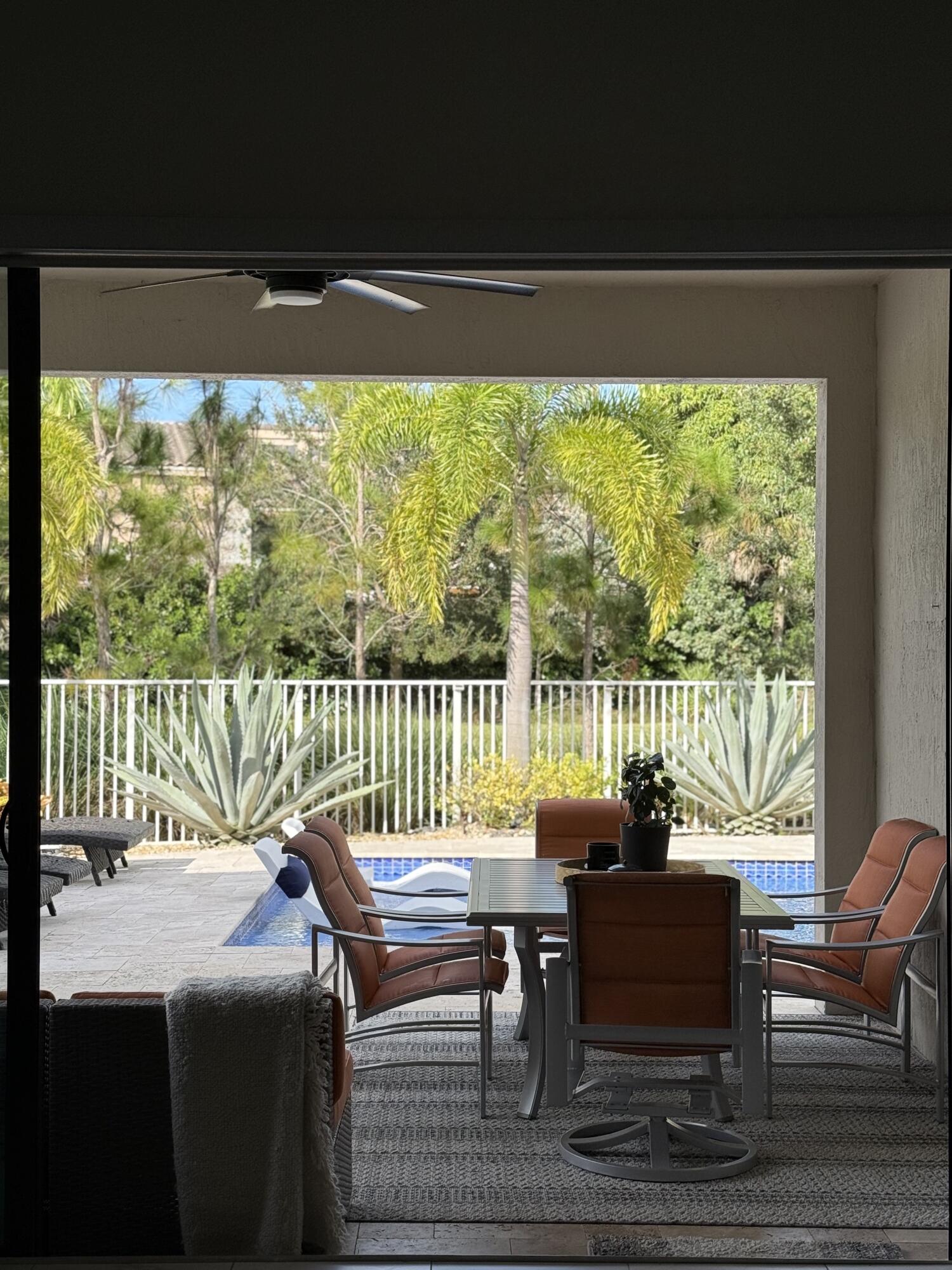 CORAL LAGO - Residential