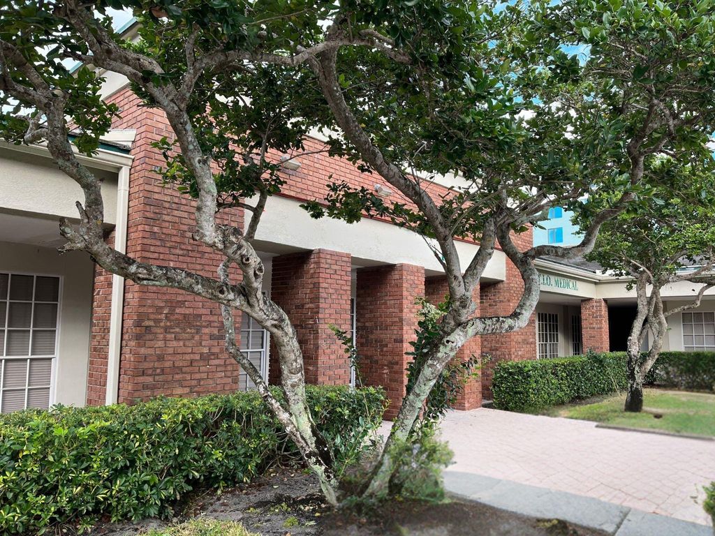 Photo of 817 S University Drive #120, Plantation, FL 33324 (MLS # F10500631)