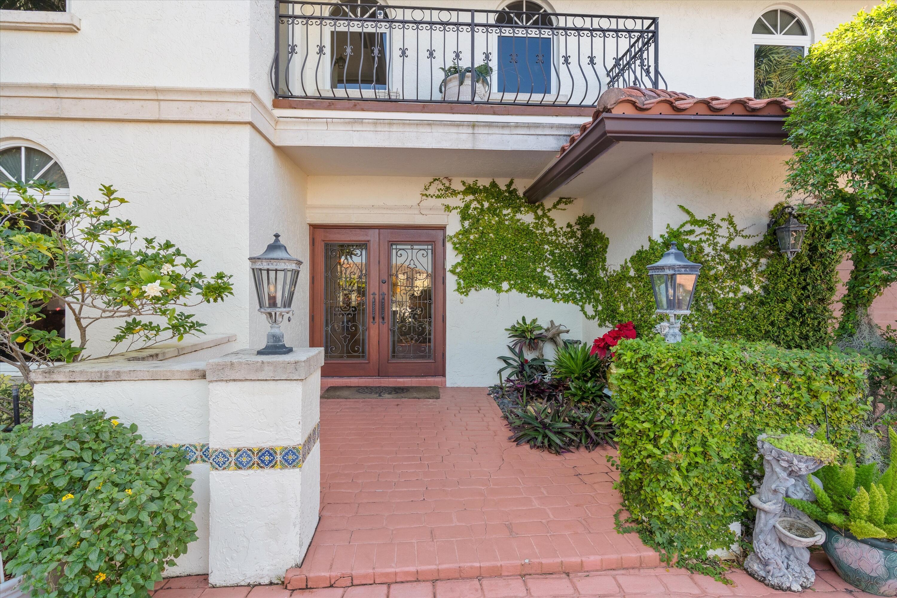 SUN AND SURF CLUB COMMUNITY - Residential