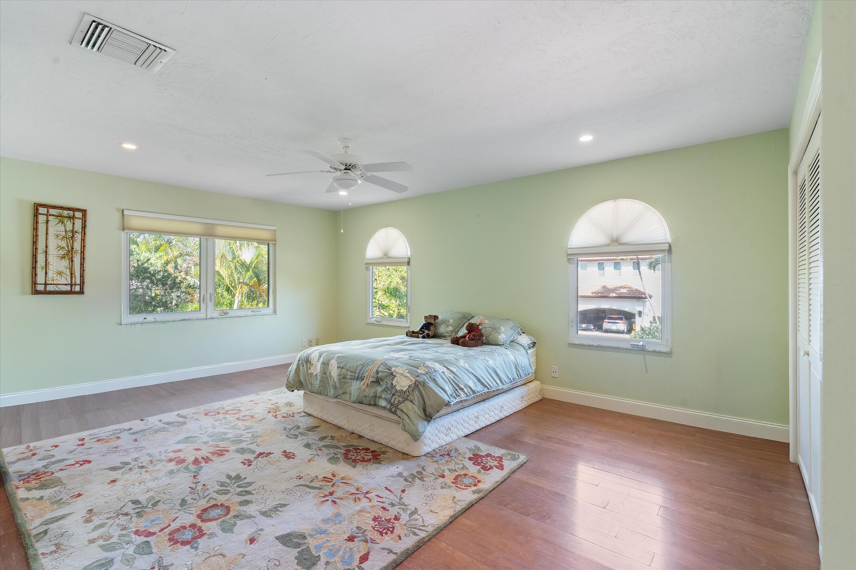 SUN AND SURF CLUB COMMUNITY - Residential