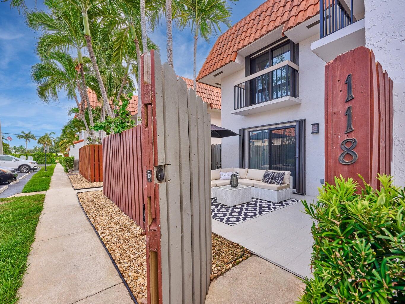 LANDMARK TOWNHOUSES - Residential