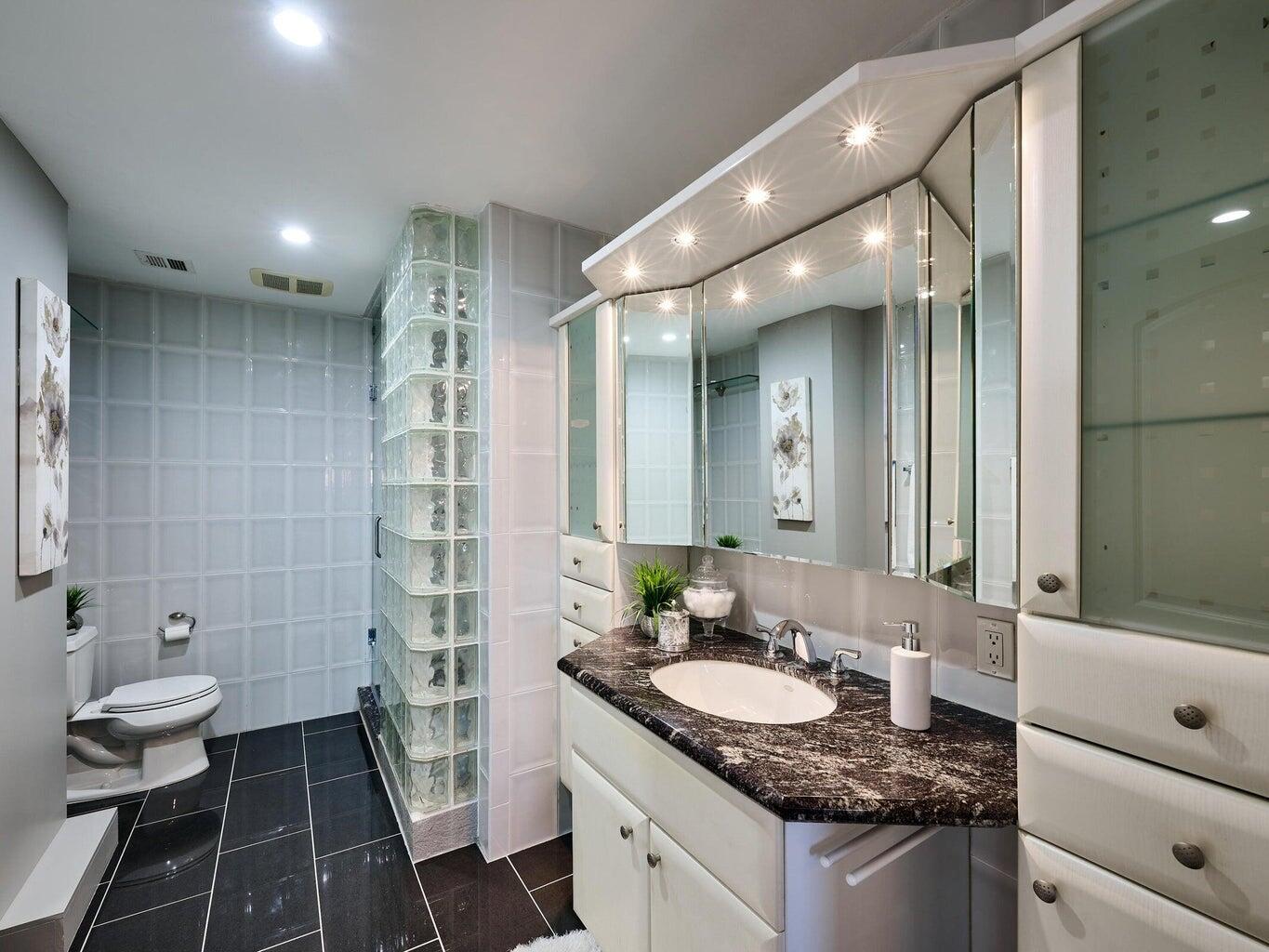 LANDMARK TOWNHOUSES - Residential