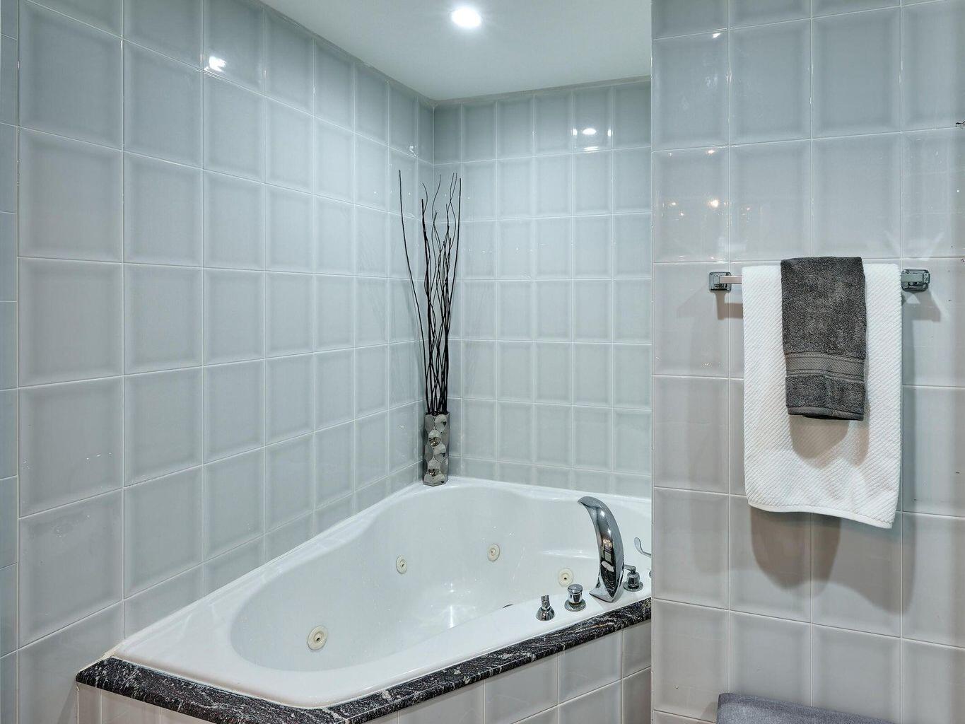 LANDMARK TOWNHOUSES - Residential