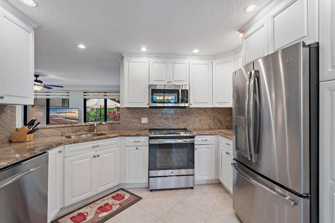 PGA RESORT COMMUNITY PL OF WINDERMERE UNIT 1 - Residential Lease