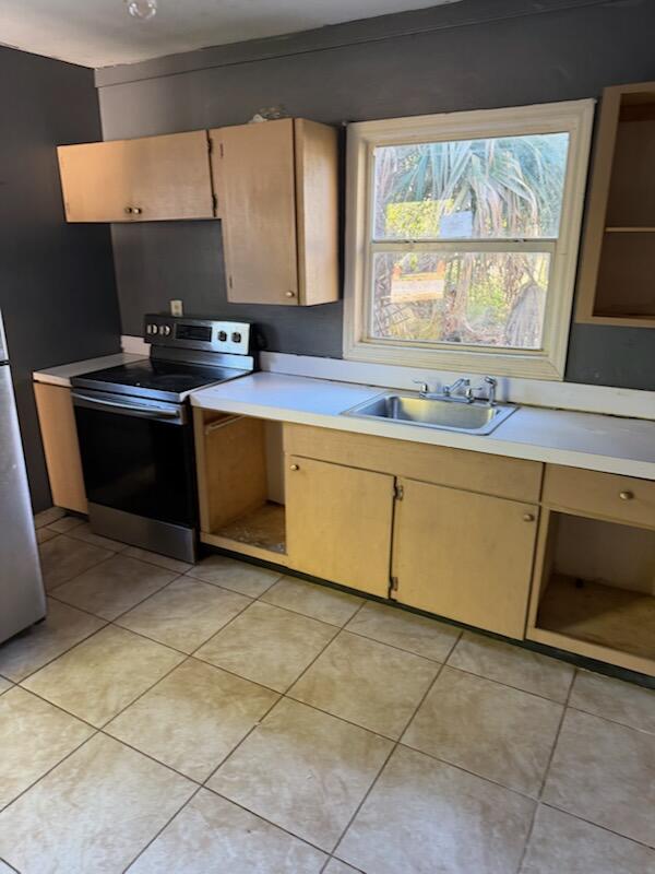 EDGEWOOD PARK - Residential Income