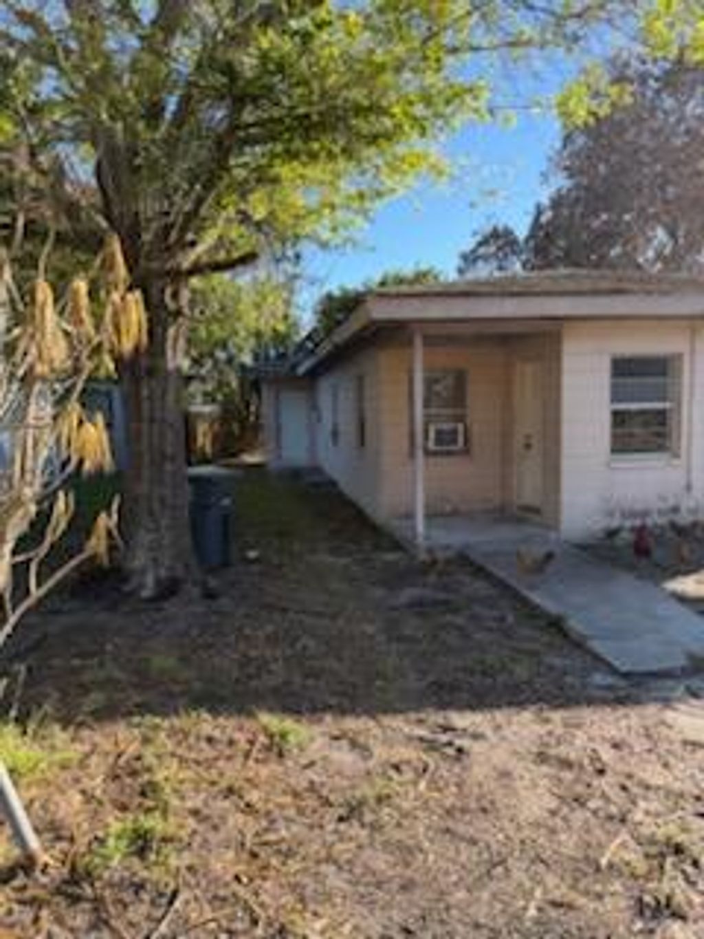 Photo of 1503 Edgewood Ter, Fort Pierce, FL 34950 (MLS # R11167766)