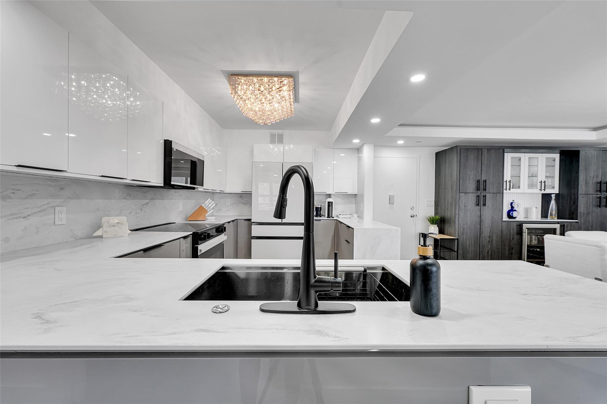 PARLIAMENT HOUSE CONDO - Residential