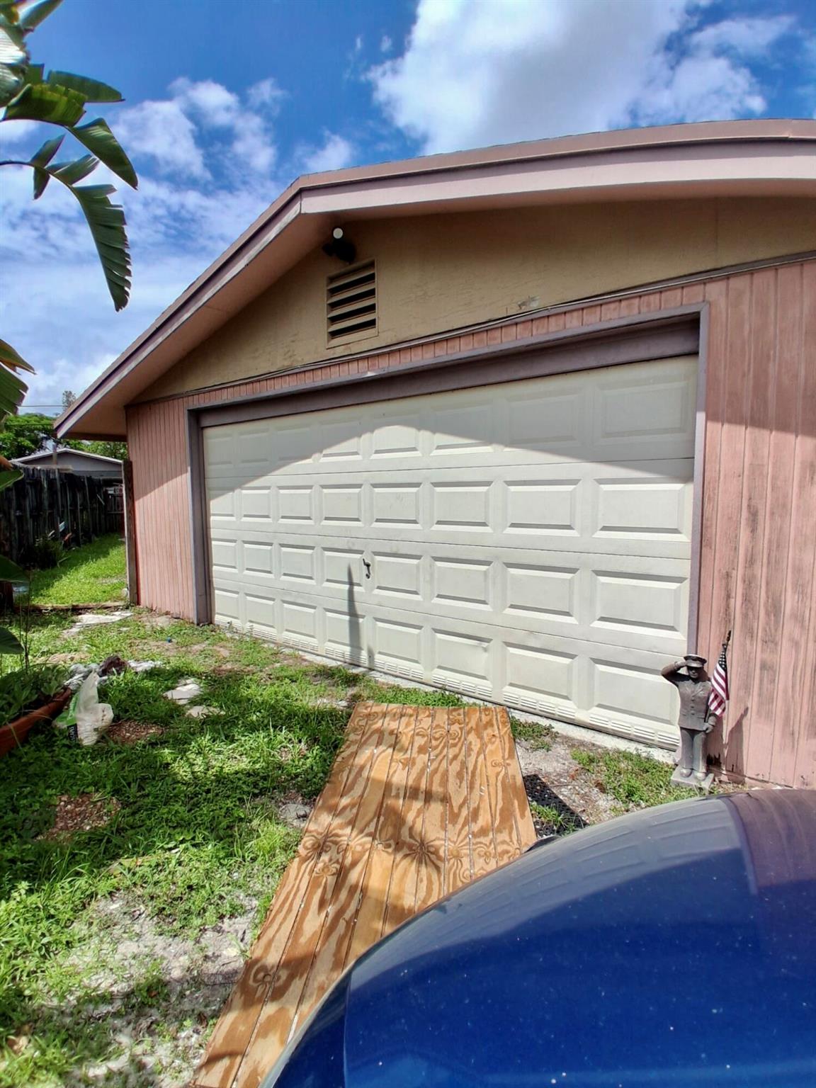 4715 SW 23rd Street