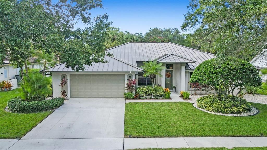 Photo of 6685 Winding Lake Drive Dr, Jupiter, FL 33458 (MLS # R10755127)