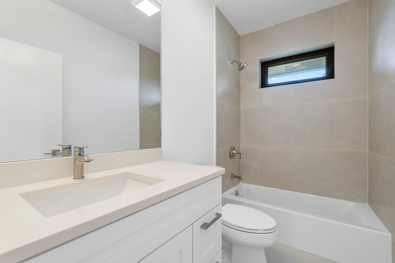 BOCA RATON BATH & TENNIS - Residential