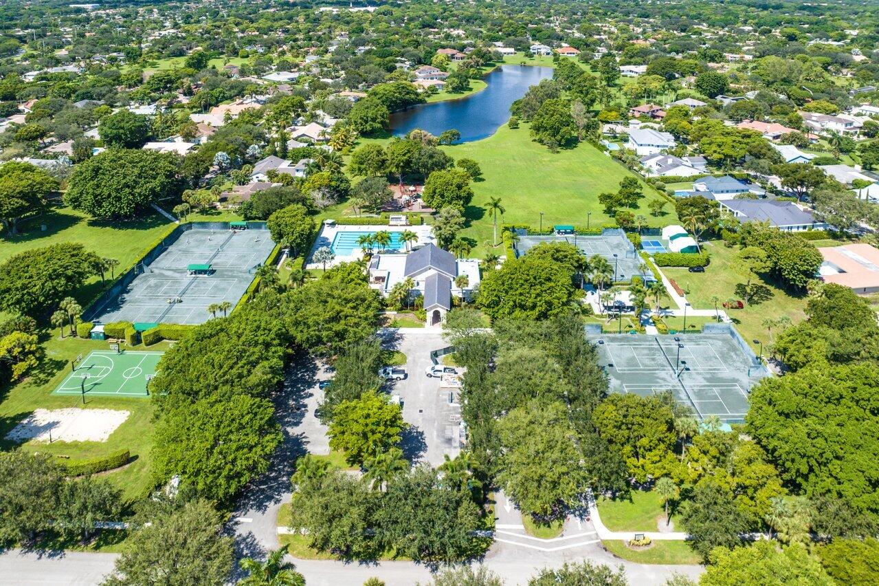 BOCA RATON BATH & TENNIS - Residential