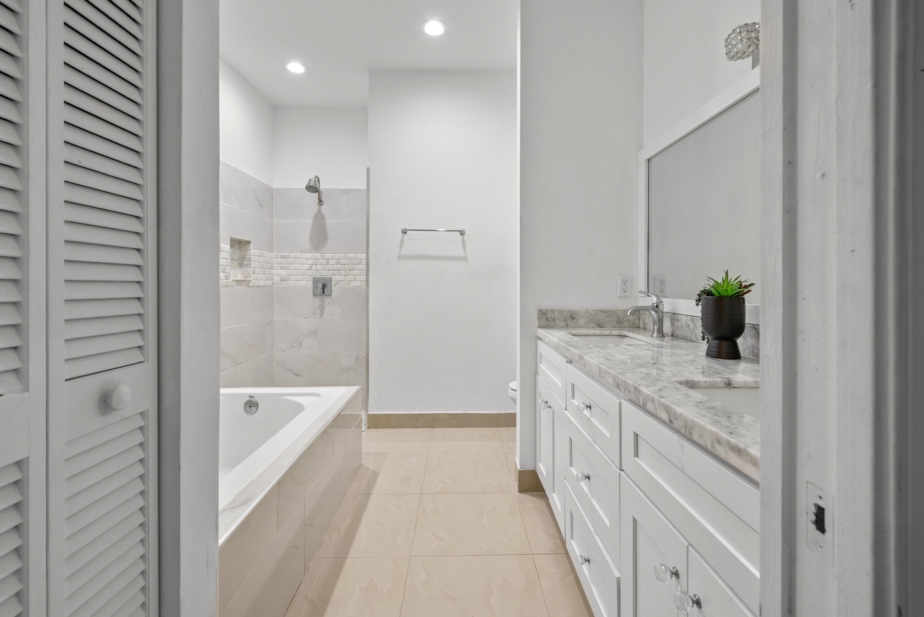 MERIDIANA AT BOCA POINTE II - Residential