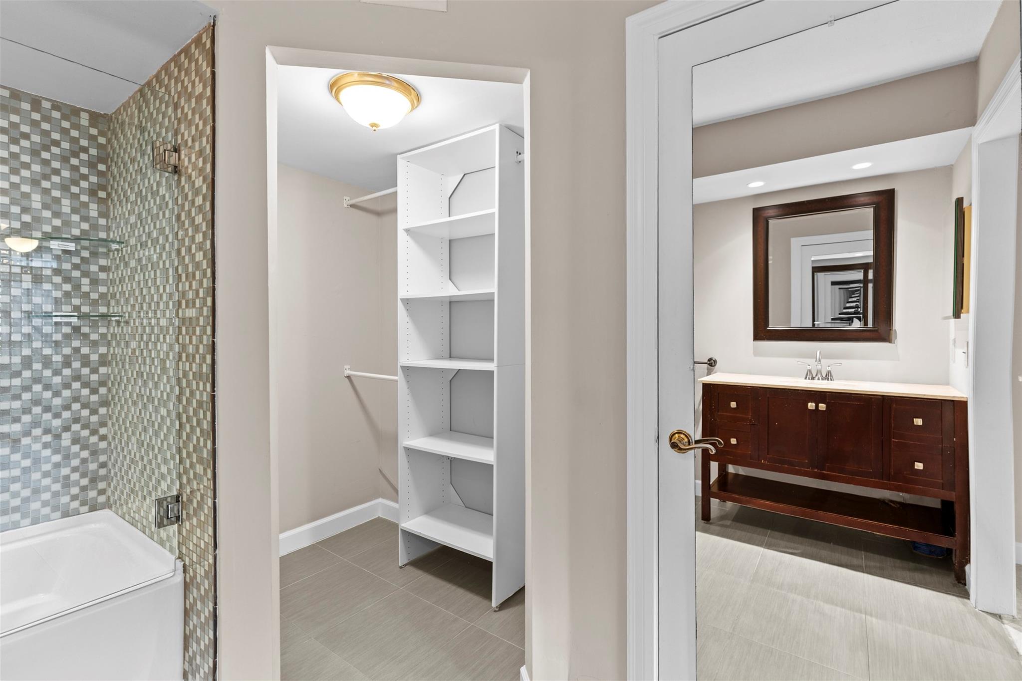 UNIVERSITY INN CONDO - Residential