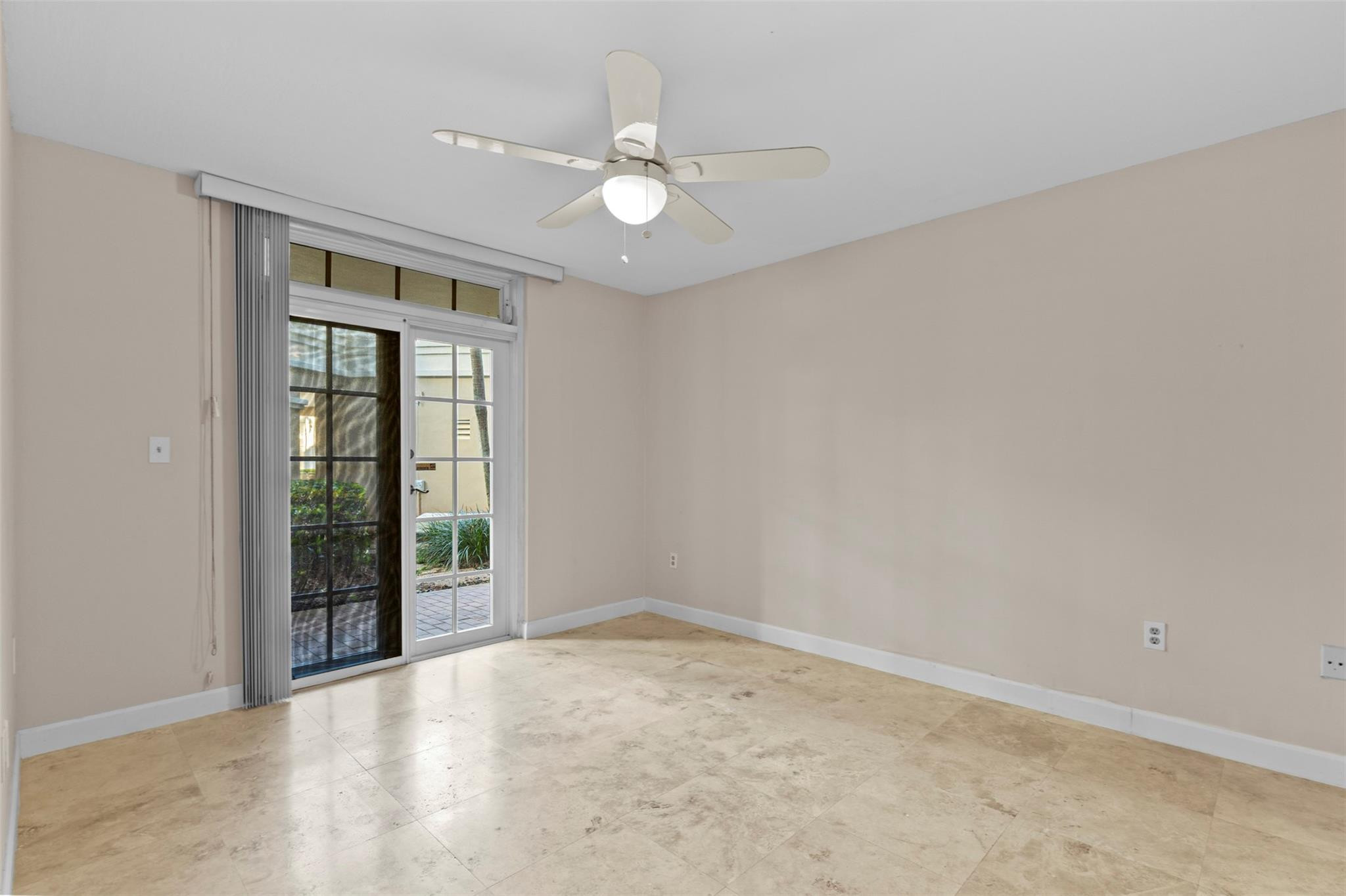 UNIVERSITY INN CONDO - Residential