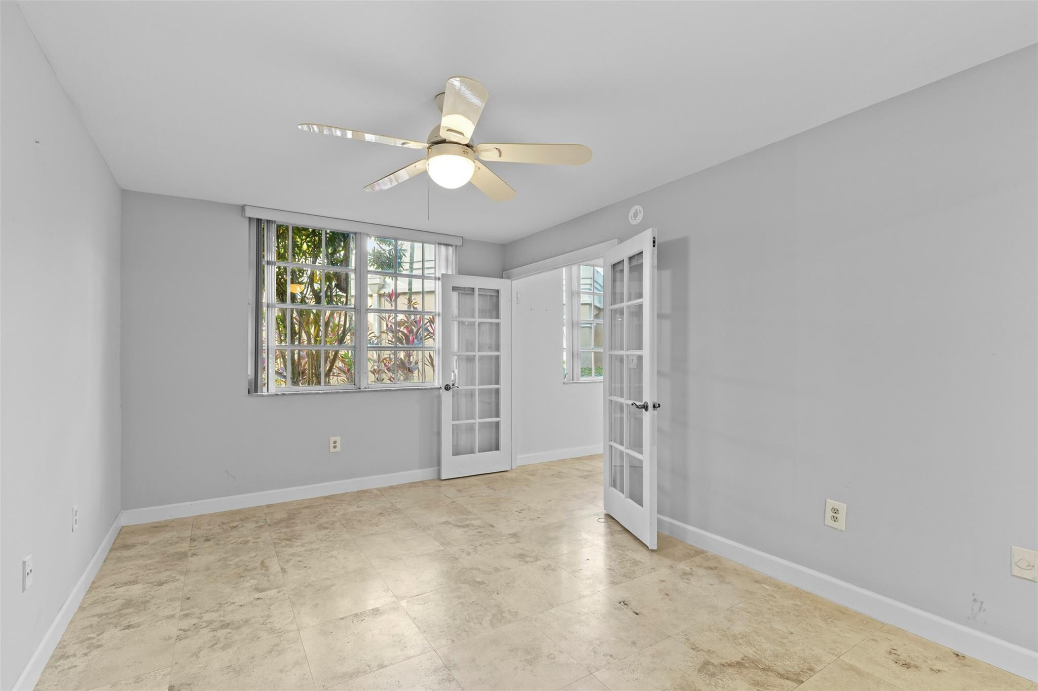 UNIVERSITY INN CONDO - Residential