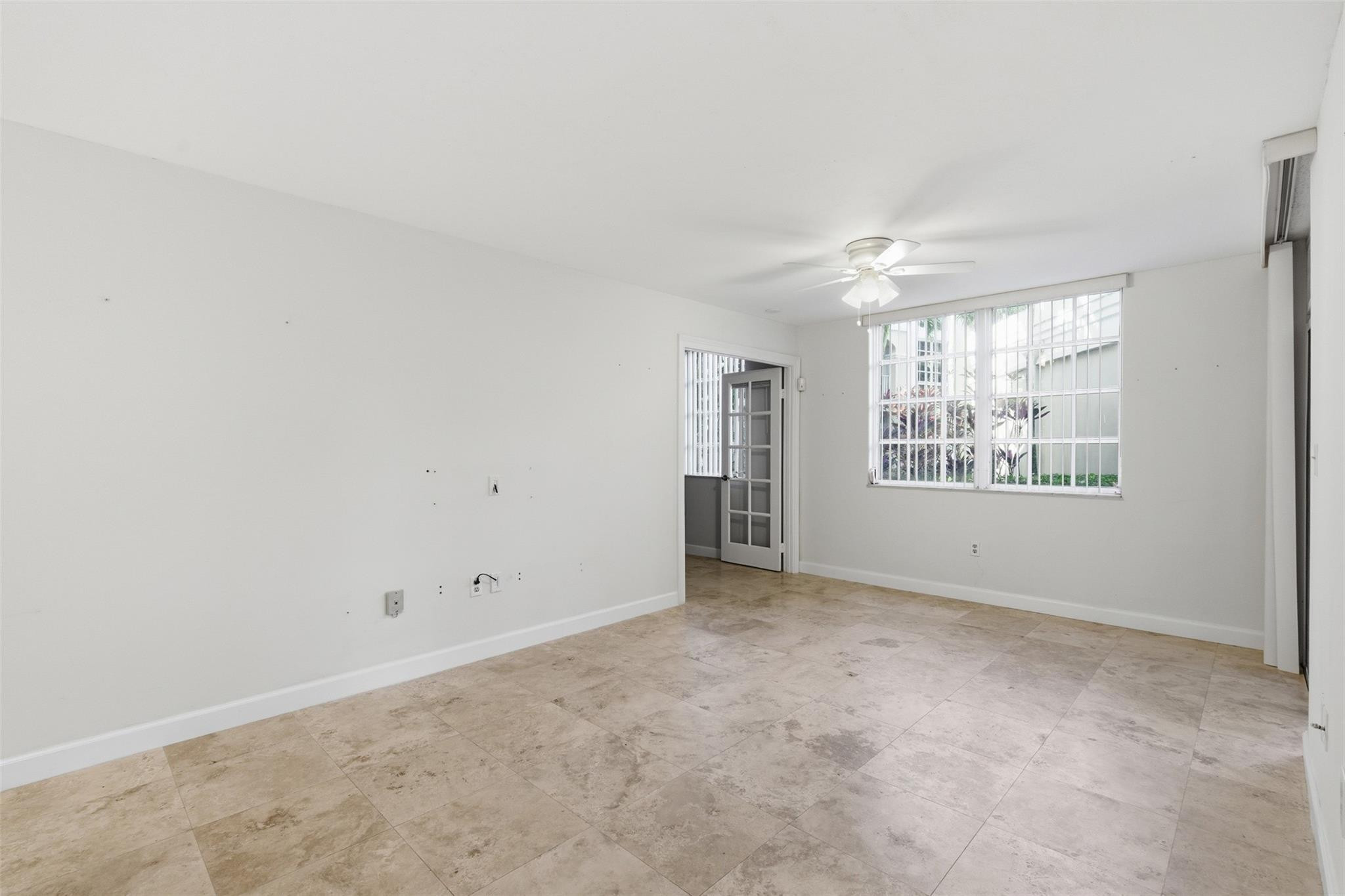 UNIVERSITY INN CONDO - Residential