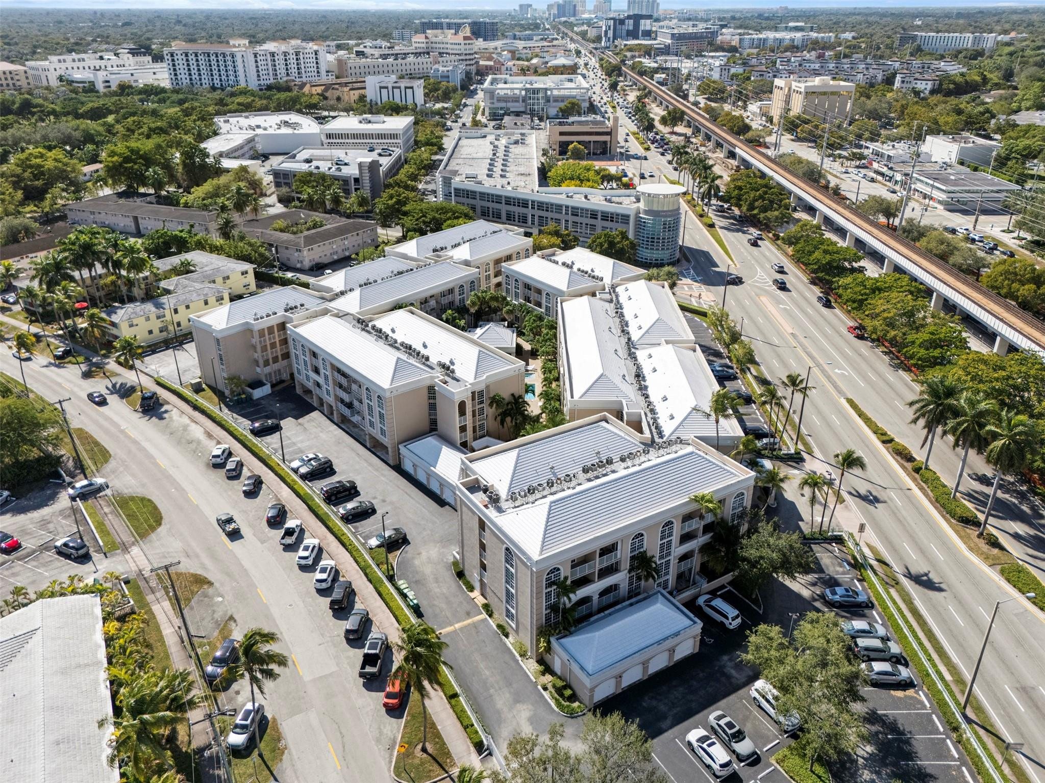 UNIVERSITY INN CONDO - Residential