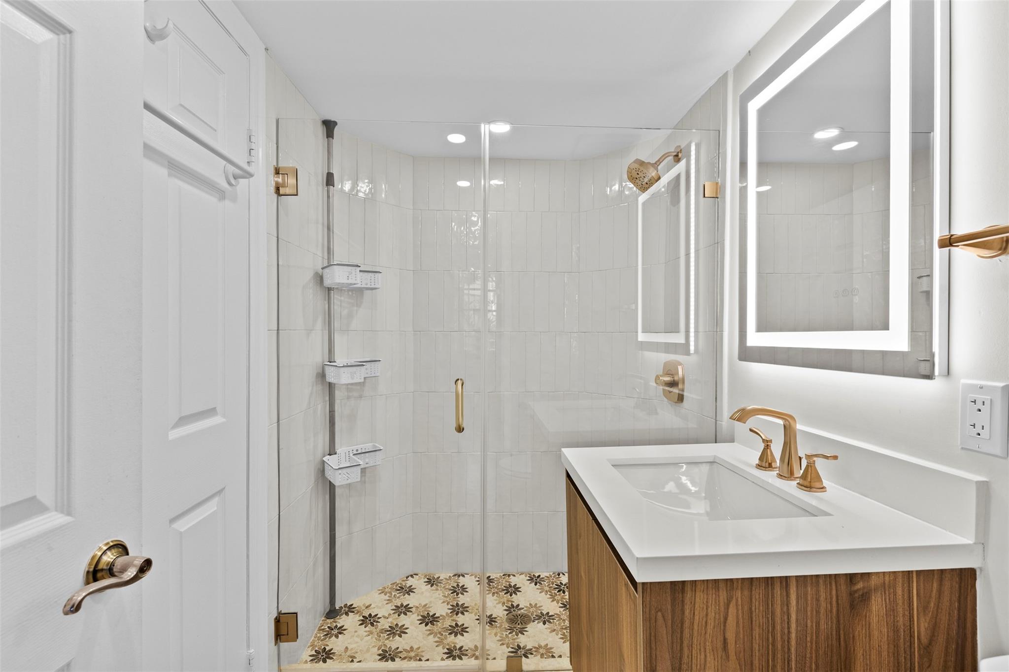 UNIVERSITY INN CONDO - Residential