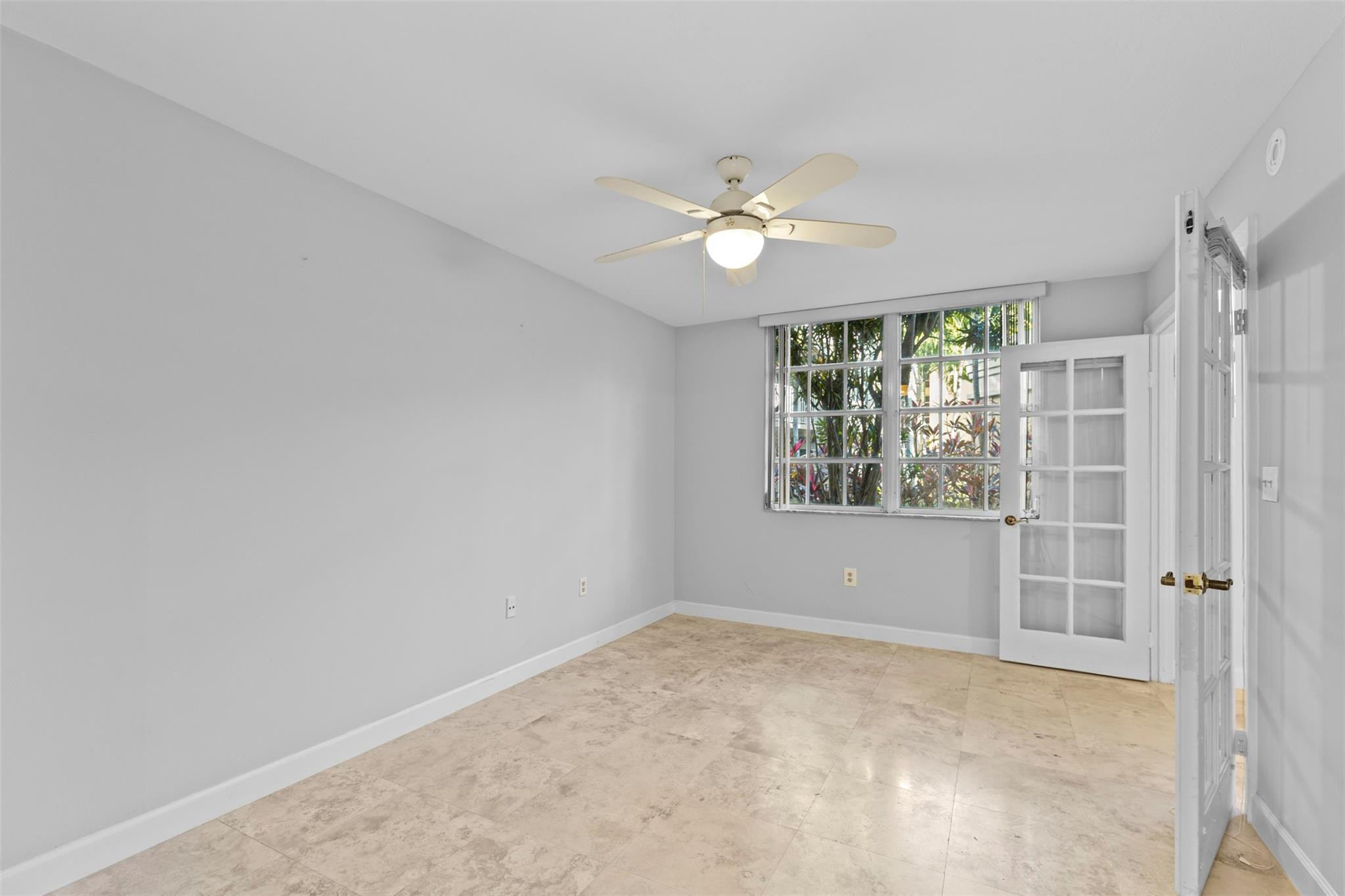 UNIVERSITY INN CONDO - Residential
