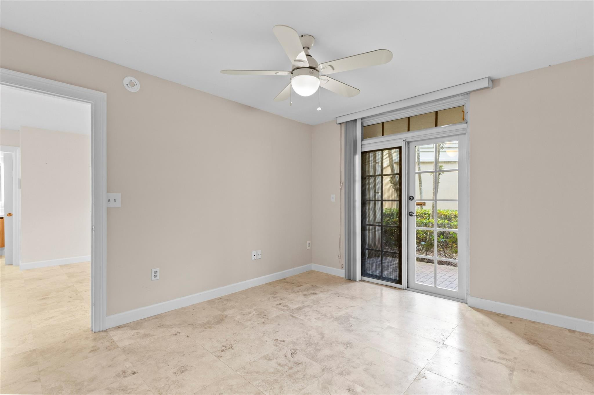 UNIVERSITY INN CONDO - Residential