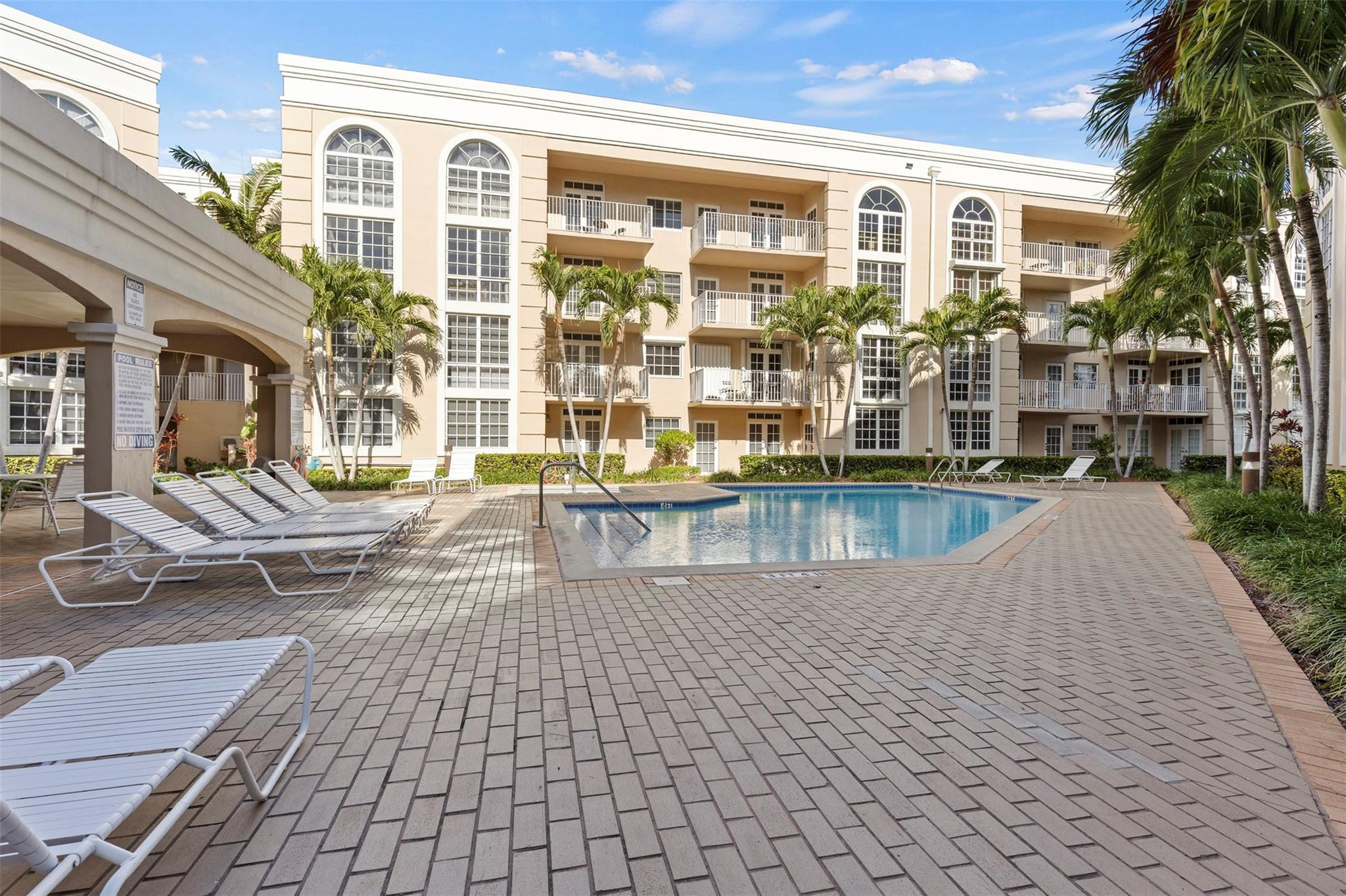 UNIVERSITY INN CONDO - Residential