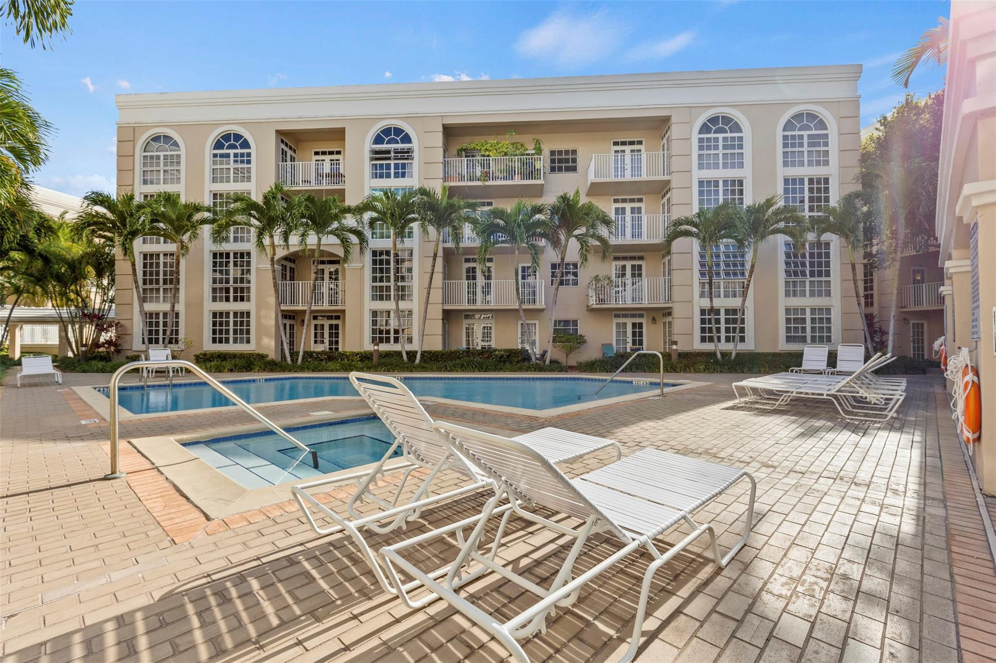 UNIVERSITY INN CONDO - Residential