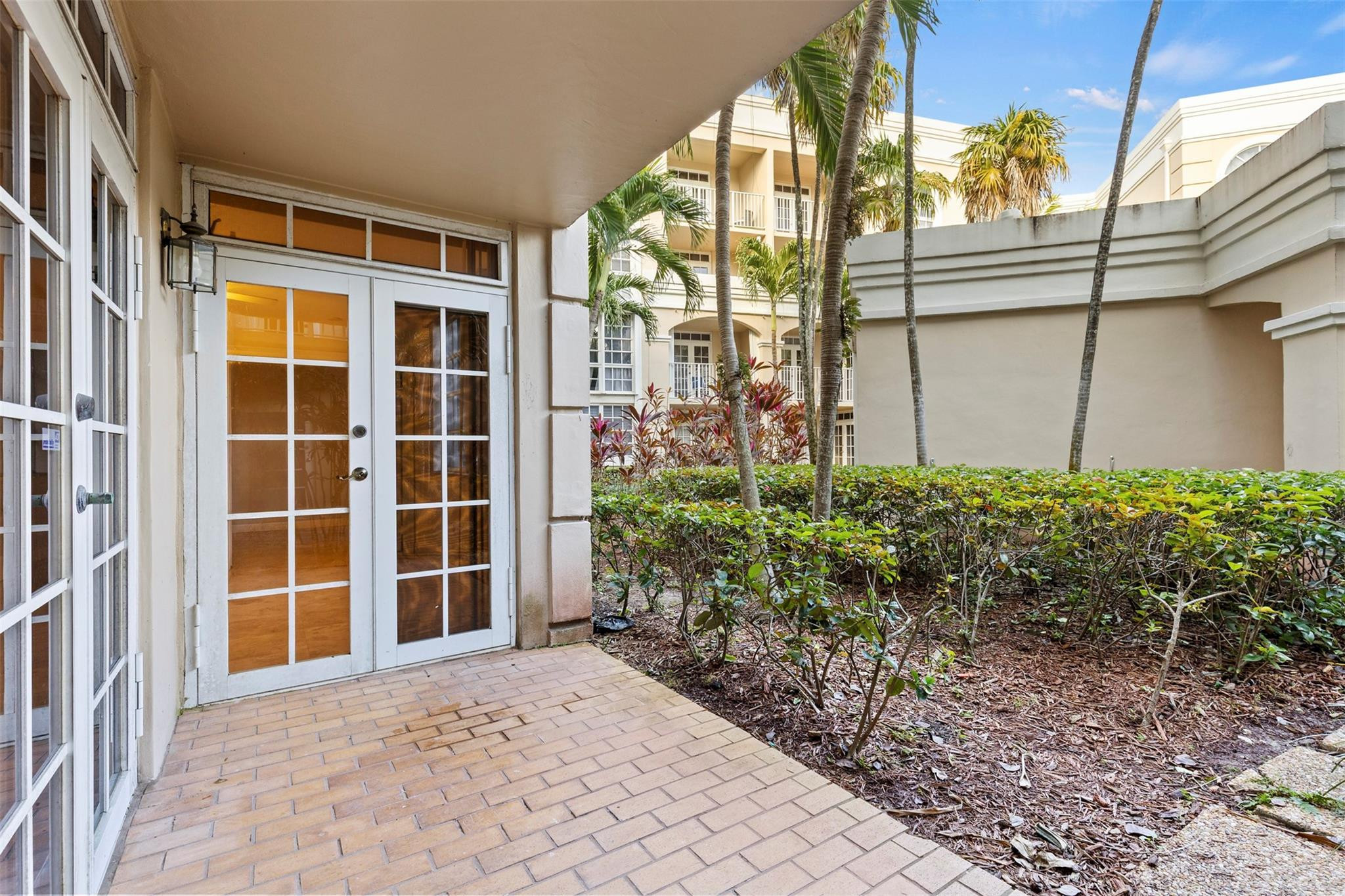 UNIVERSITY INN CONDO - Residential