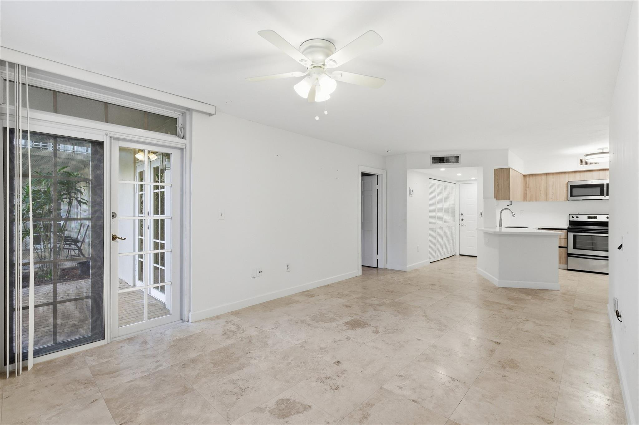 UNIVERSITY INN CONDO - Residential