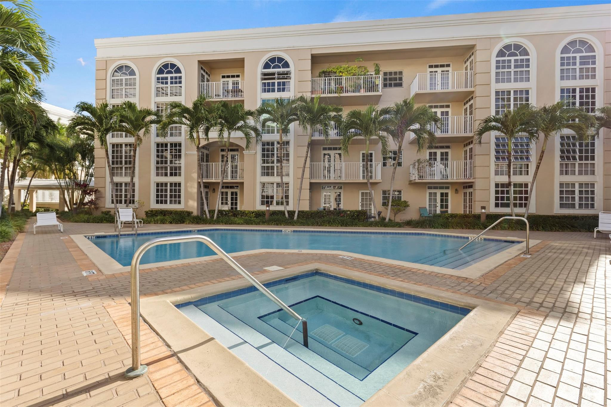 UNIVERSITY INN CONDO - Residential