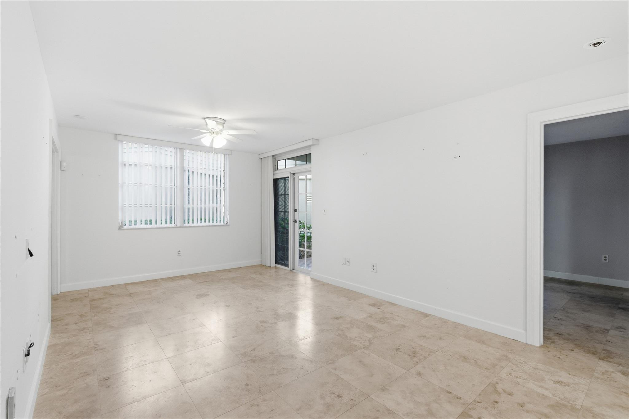 UNIVERSITY INN CONDO - Residential