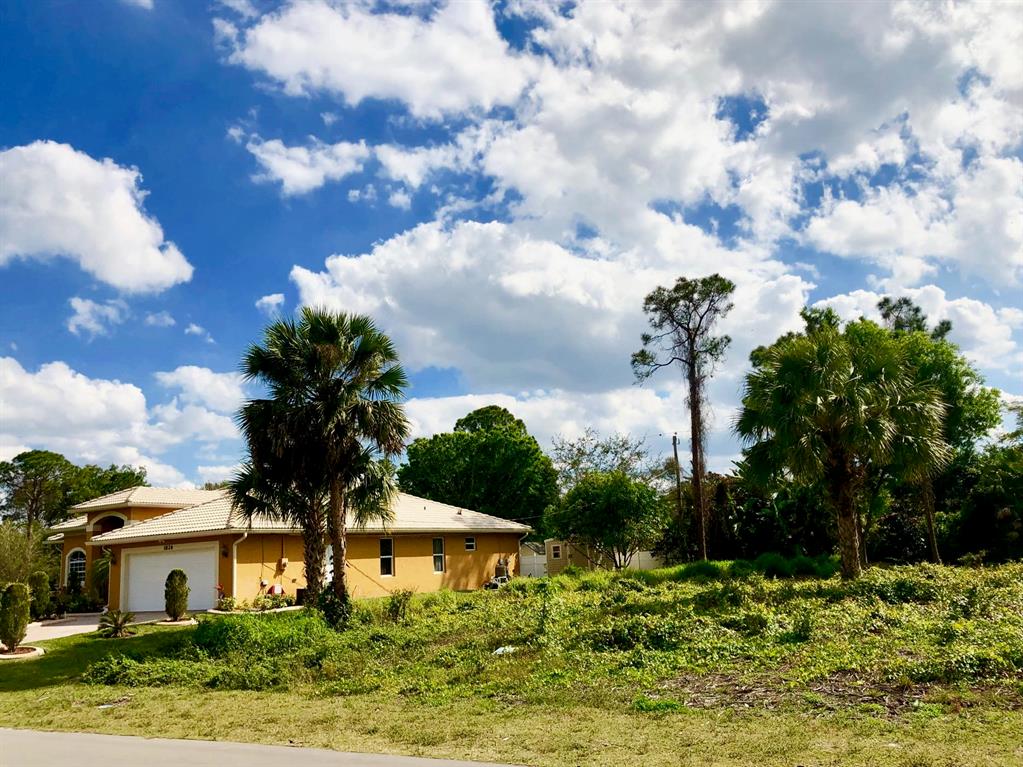 PORT ST LUCIE SECTION 20 - Land