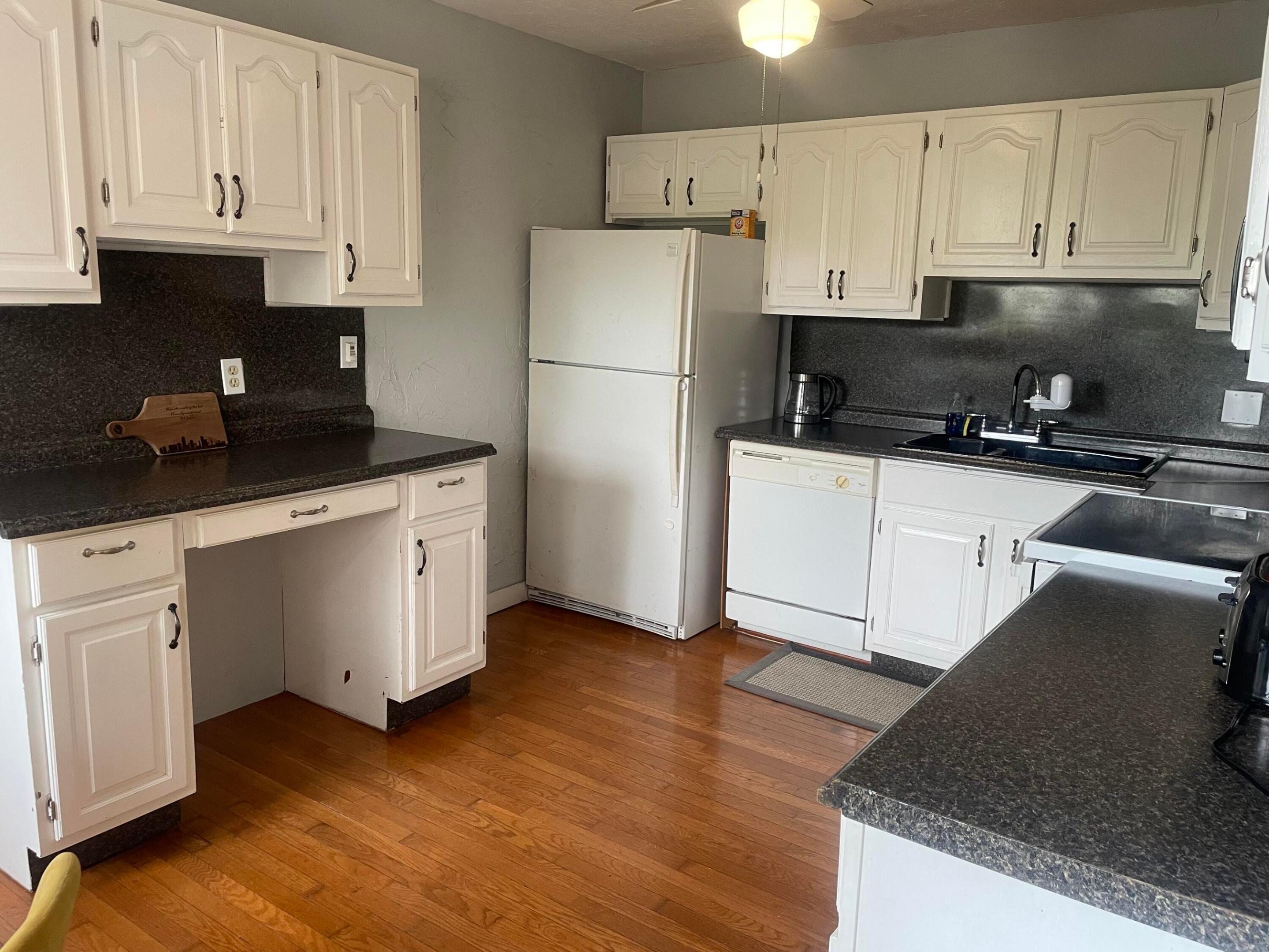 LAKE WORTH TOWN OF - Residential Lease